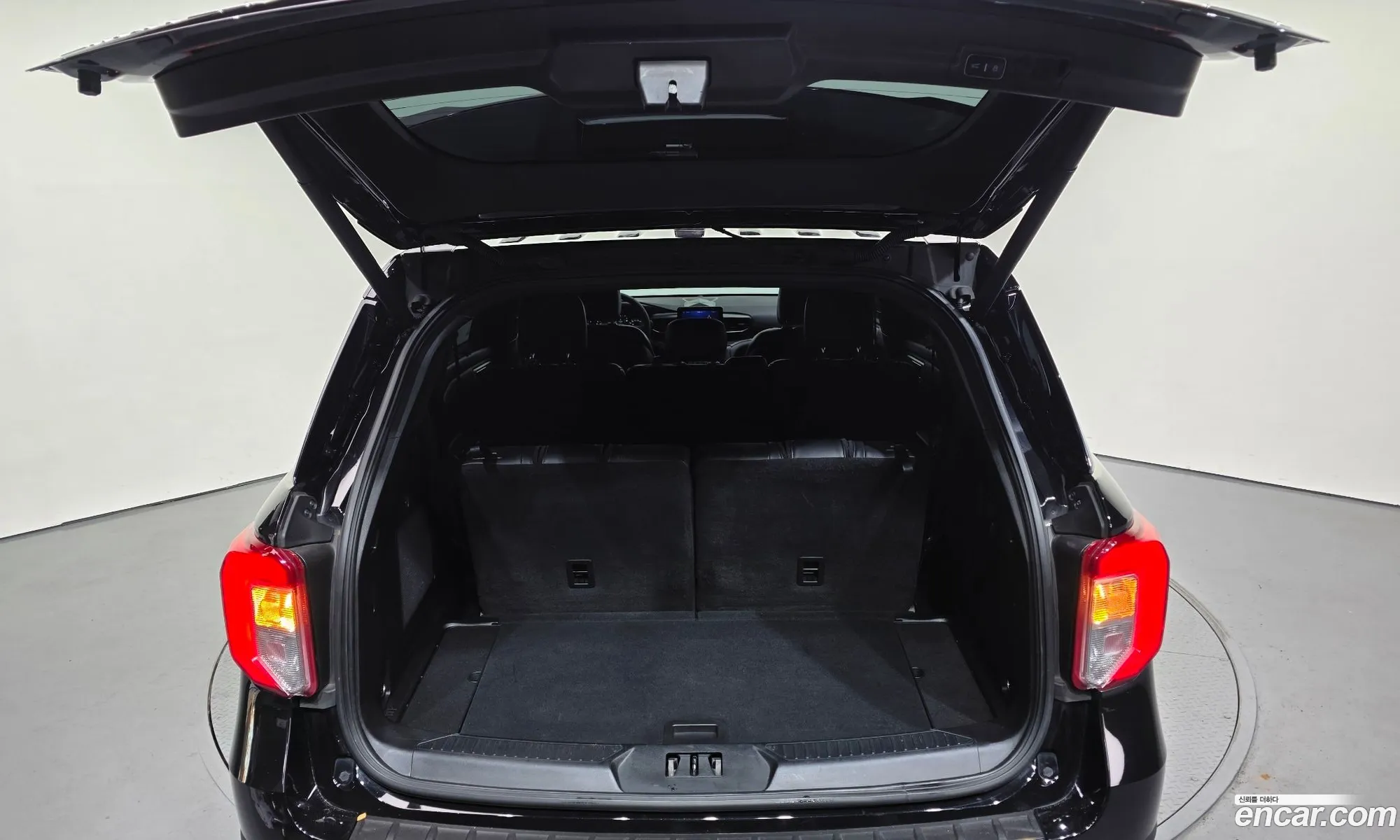 Ford Explorer 6th Gen 2020 1FMSK8FH8LGB95903 — 17