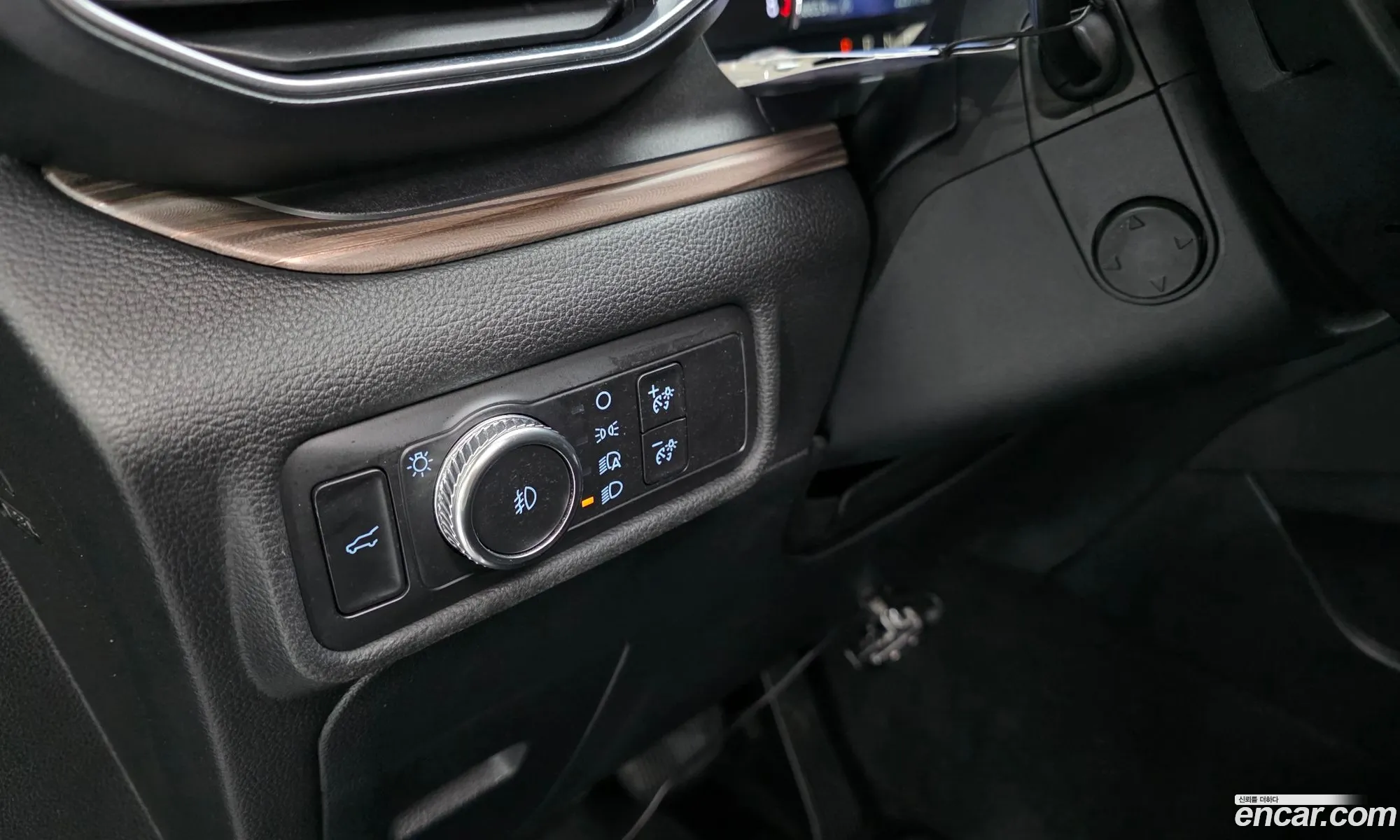 Ford Explorer 6th Gen 2020 1FMSK8FH8LGB95903 — 11