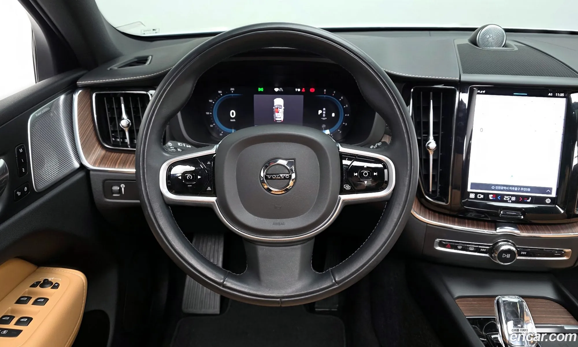 Volvo XC60 2022 — 3