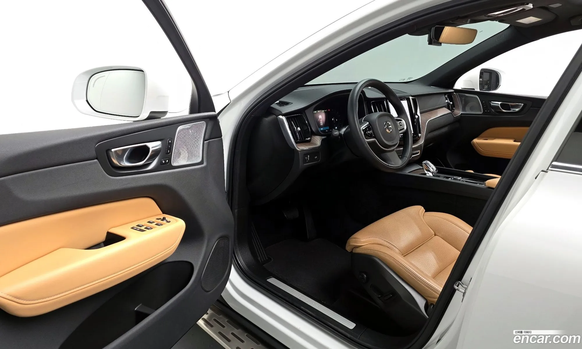 Volvo XC60 2022 — 19