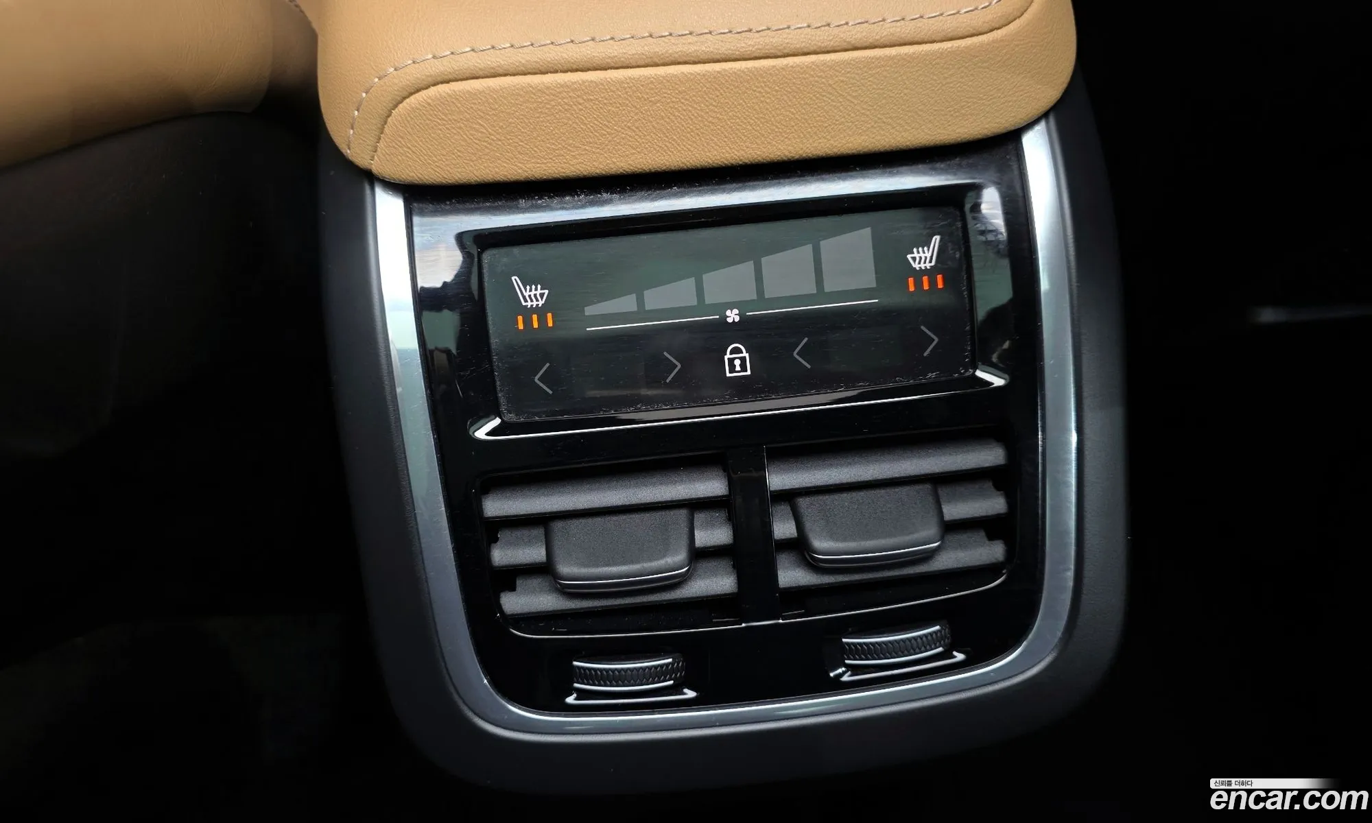 Volvo XC60 2022 — 10
