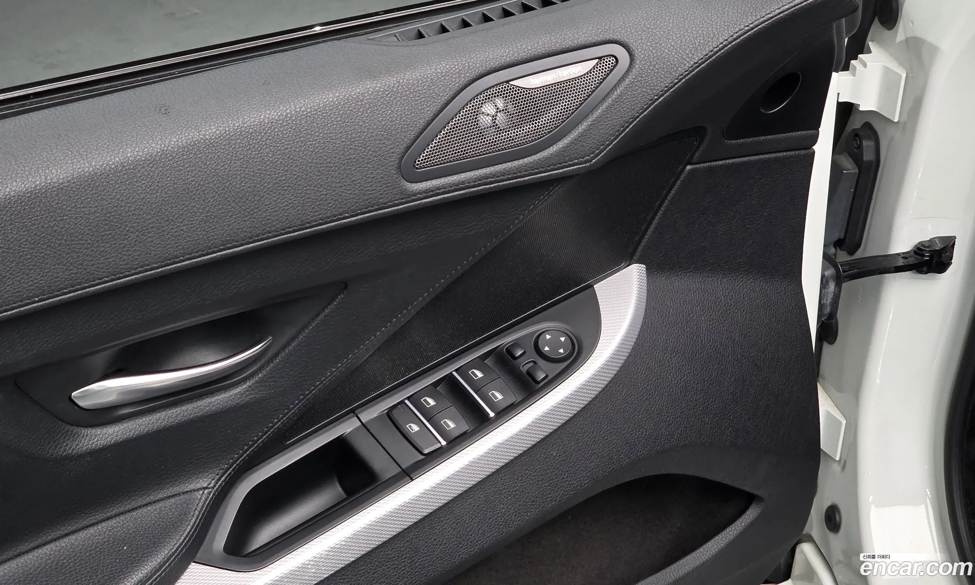BMW 6 Series 2016 — 6