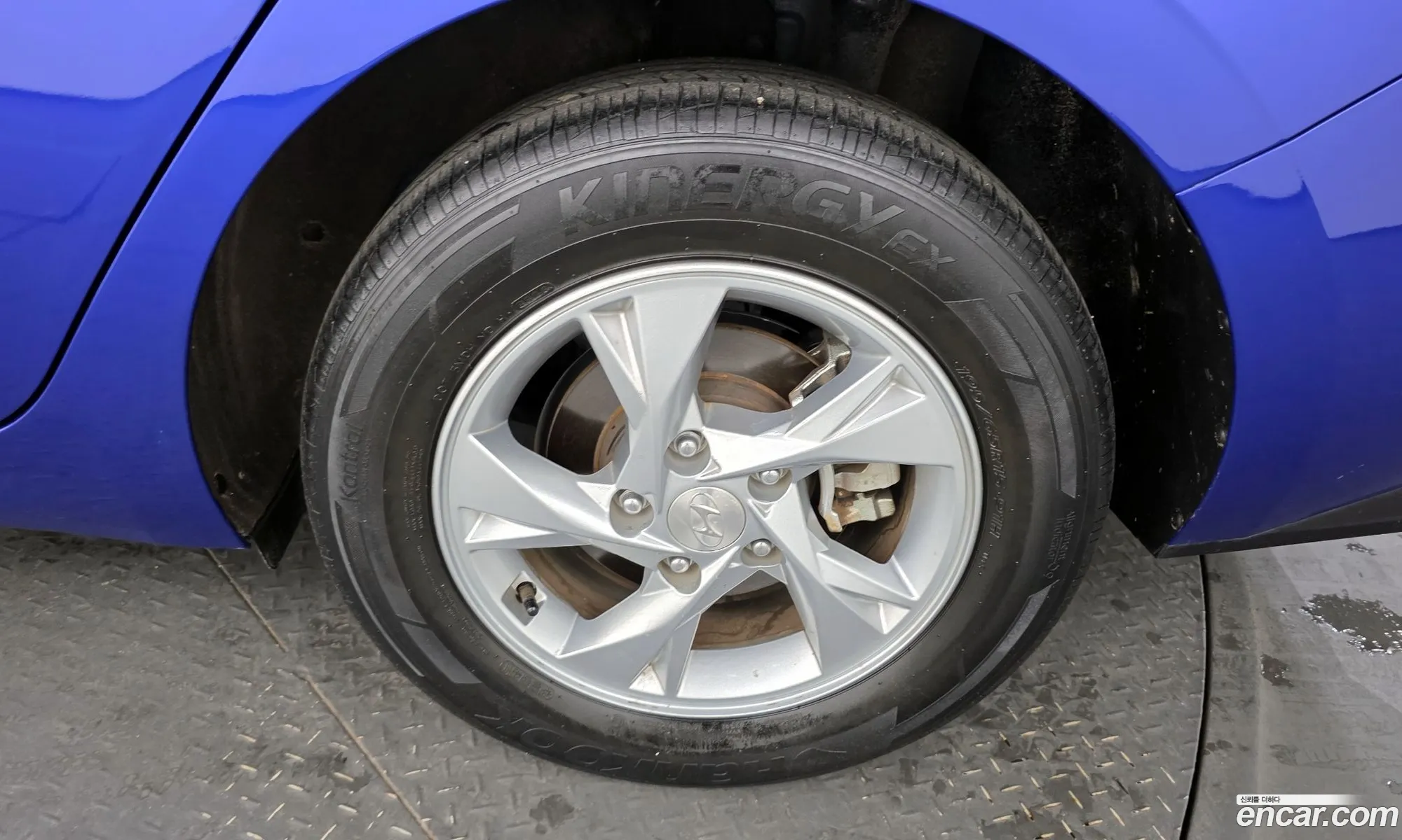 Hyundai Elantra 2020 — 16
