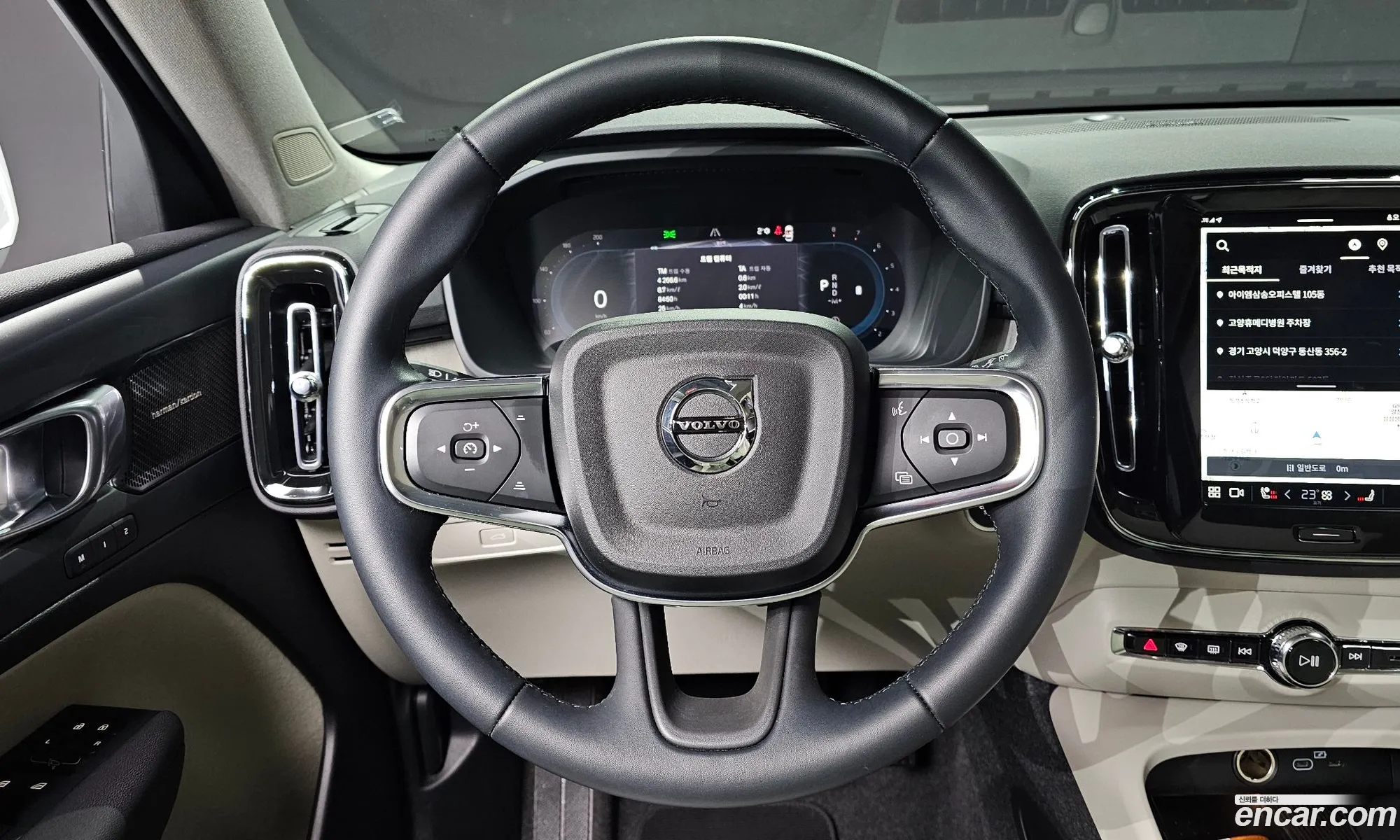 Volvo XC40 2024 — 10