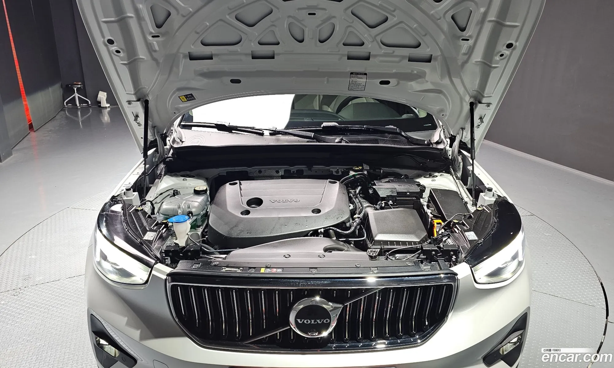 Volvo XC40 2024 — 8