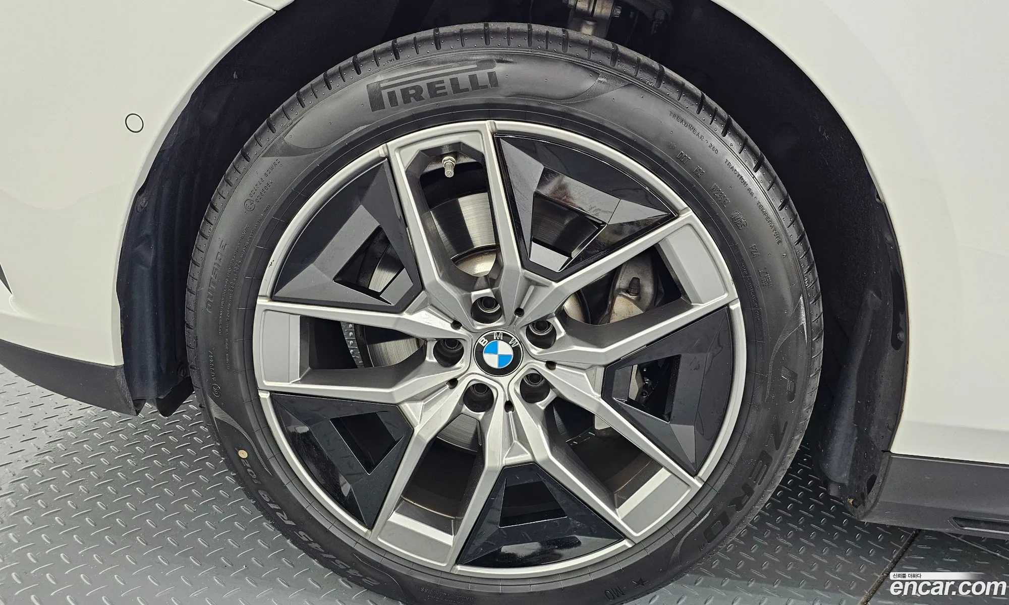 BMW 5 Series 2023 — 10