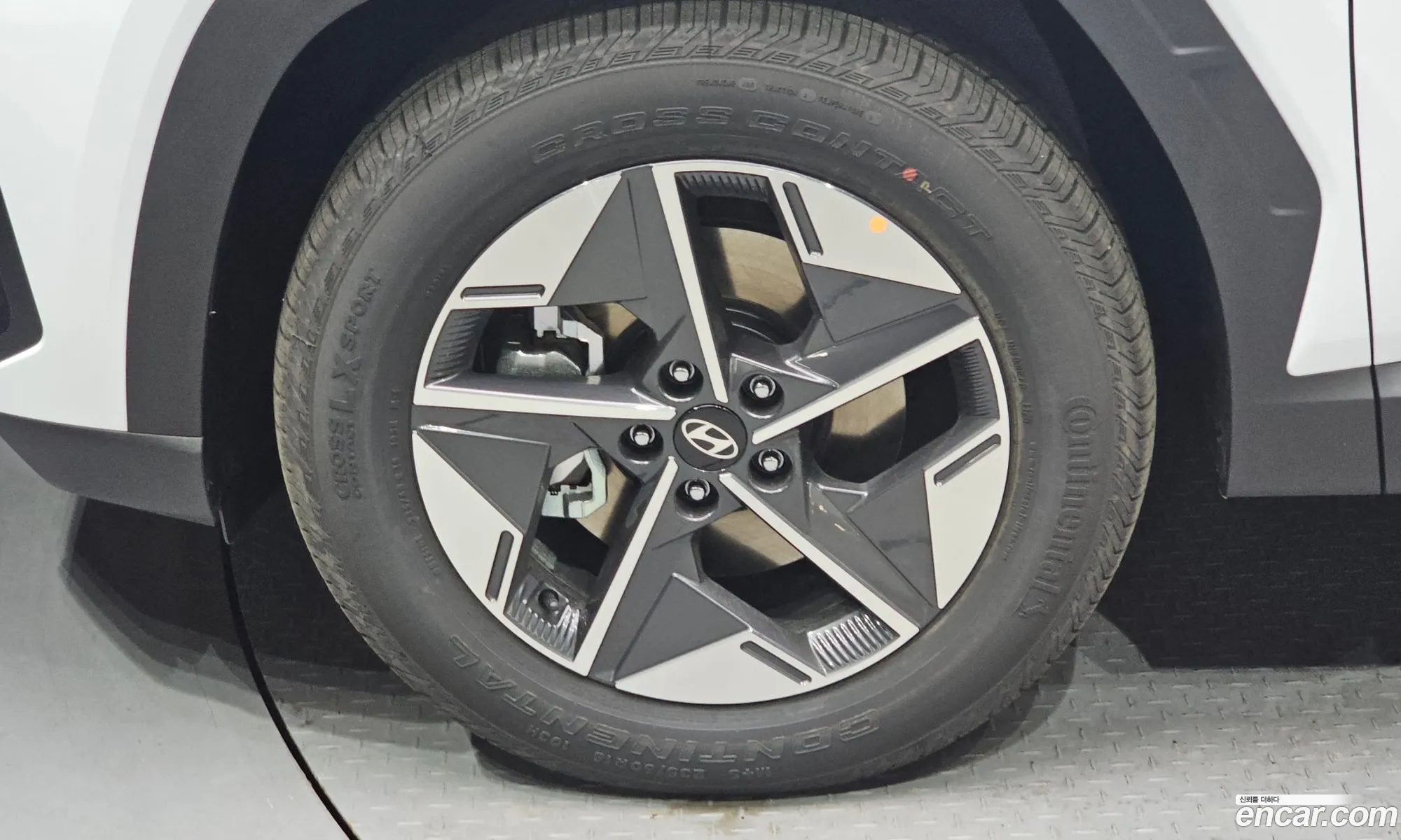 Hyundai Tucson Hybrid 2025 — 3