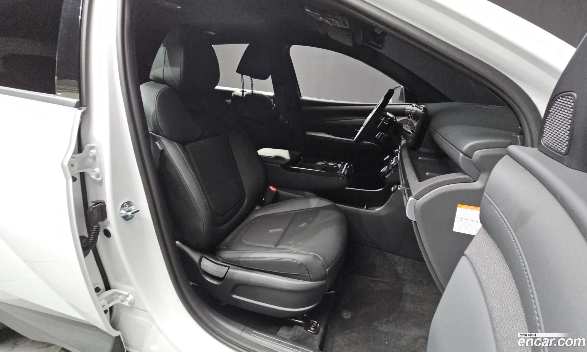Hyundai Tucson Hybrid 2025 — 17