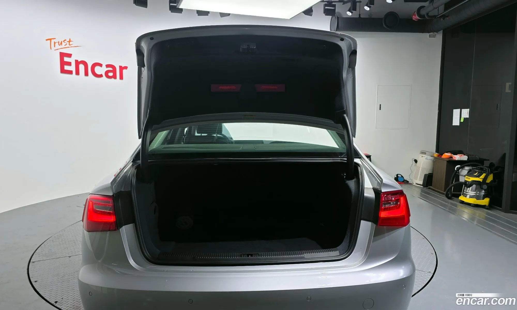 Audi A6 2014 — 17