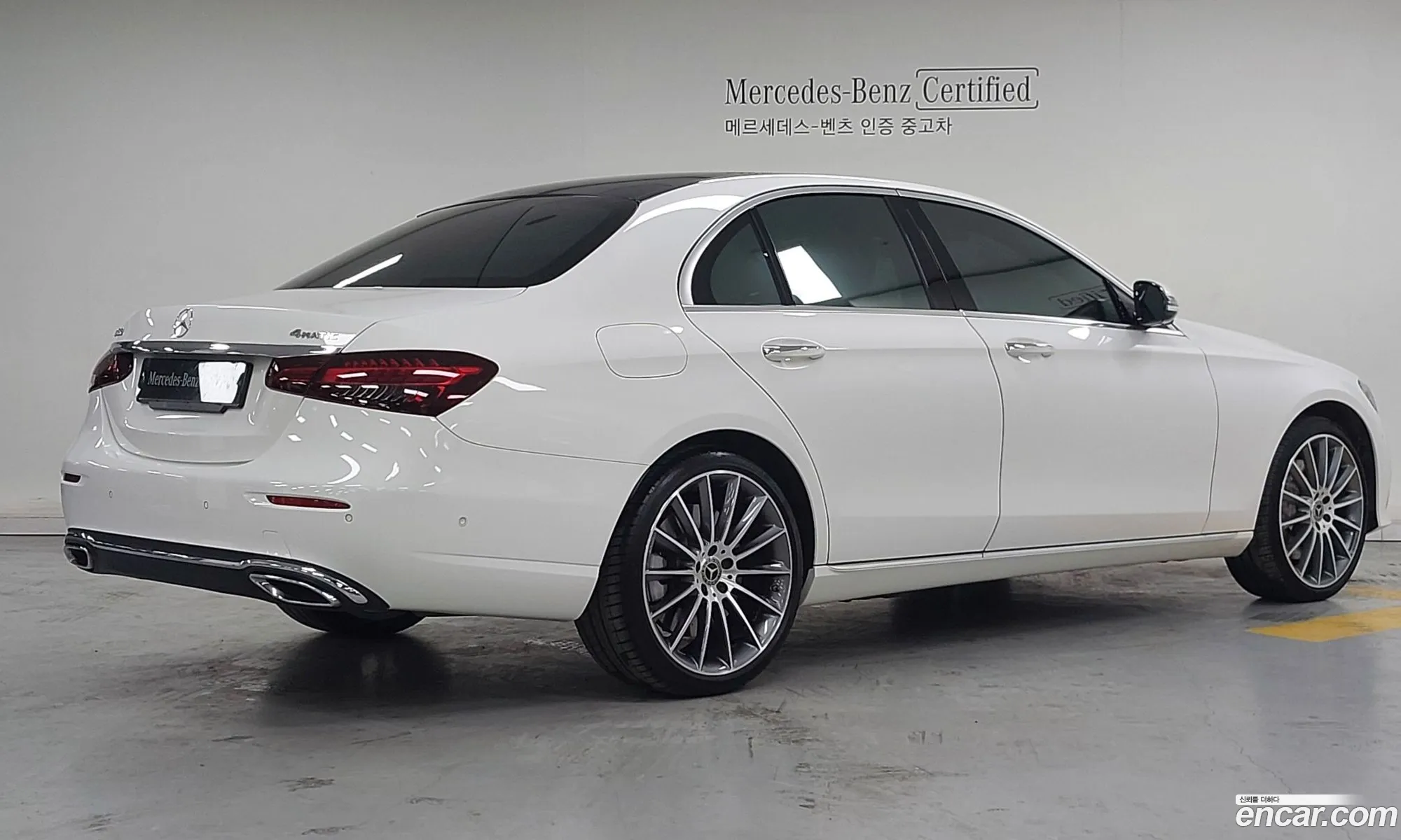 Mercedes-Benz E-Class W213 2022 — 12