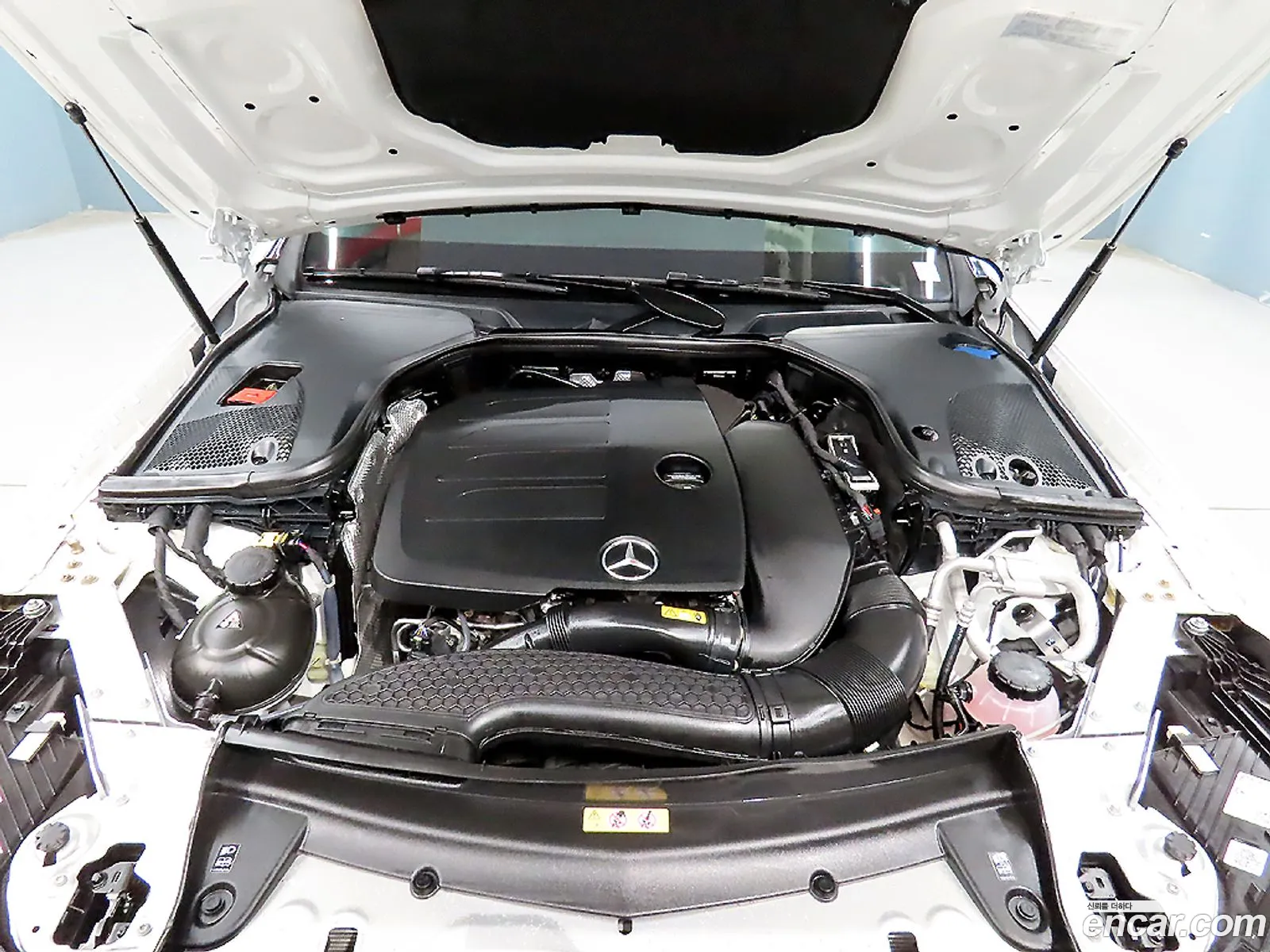 Mercedes-Benz E-Class W213 2022 — 12