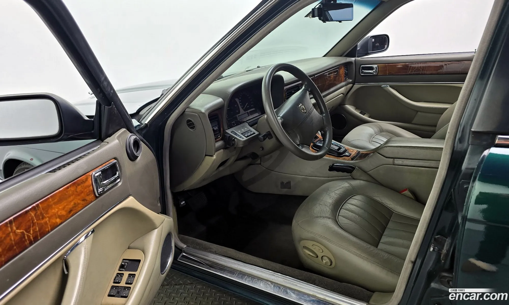 Jaguar XJ6 1996 SAJJFALG4TJ768226 — 16
