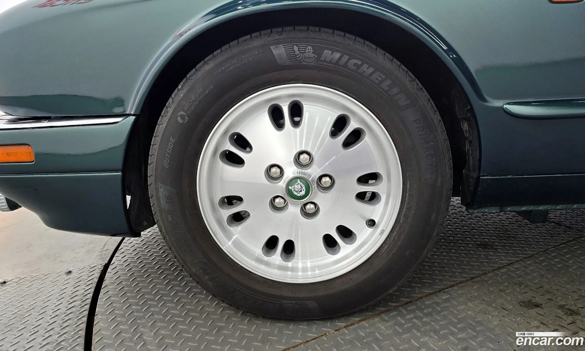 Jaguar XJ6 1996 SAJJFALG4TJ768226 — 4