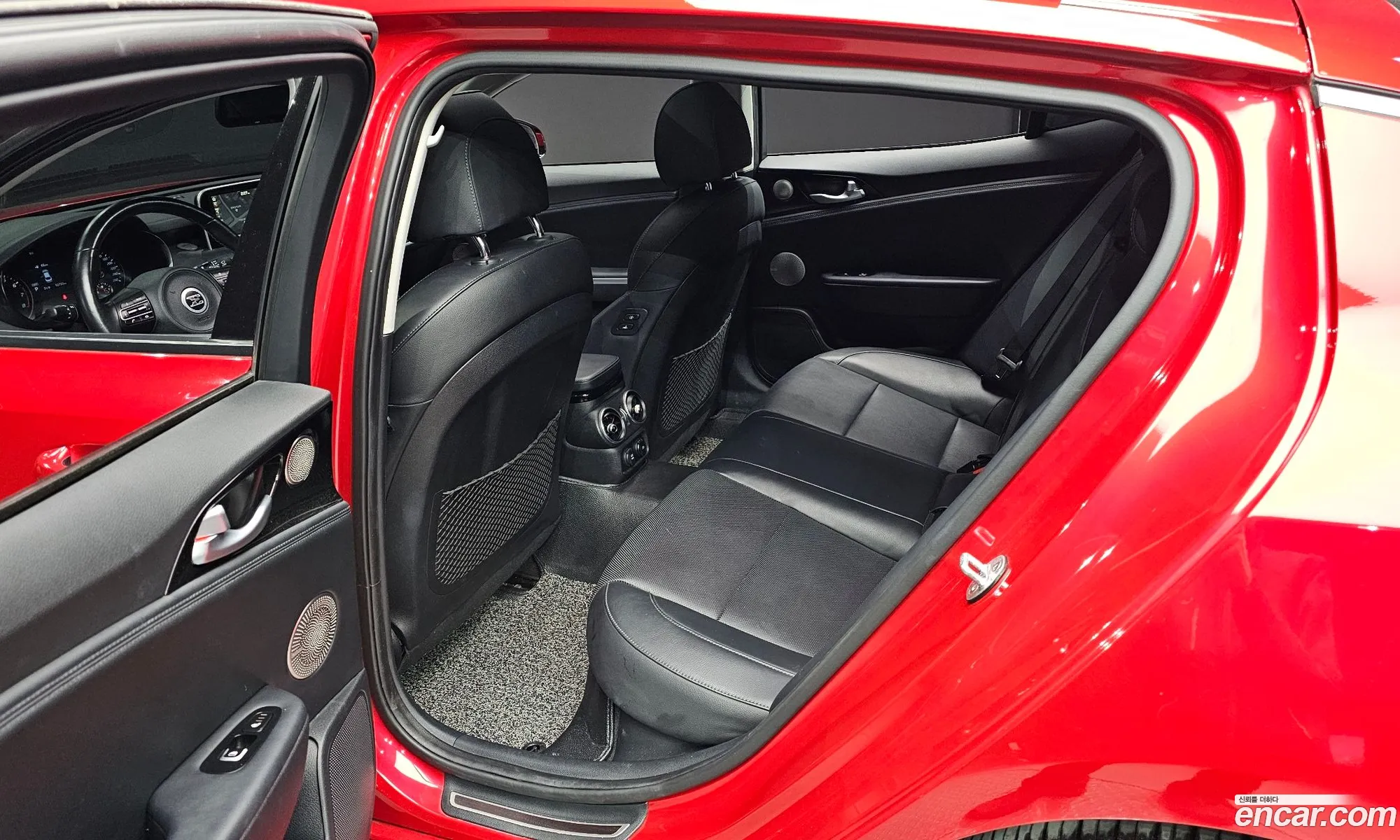 Kia Stinger 2017 — 13