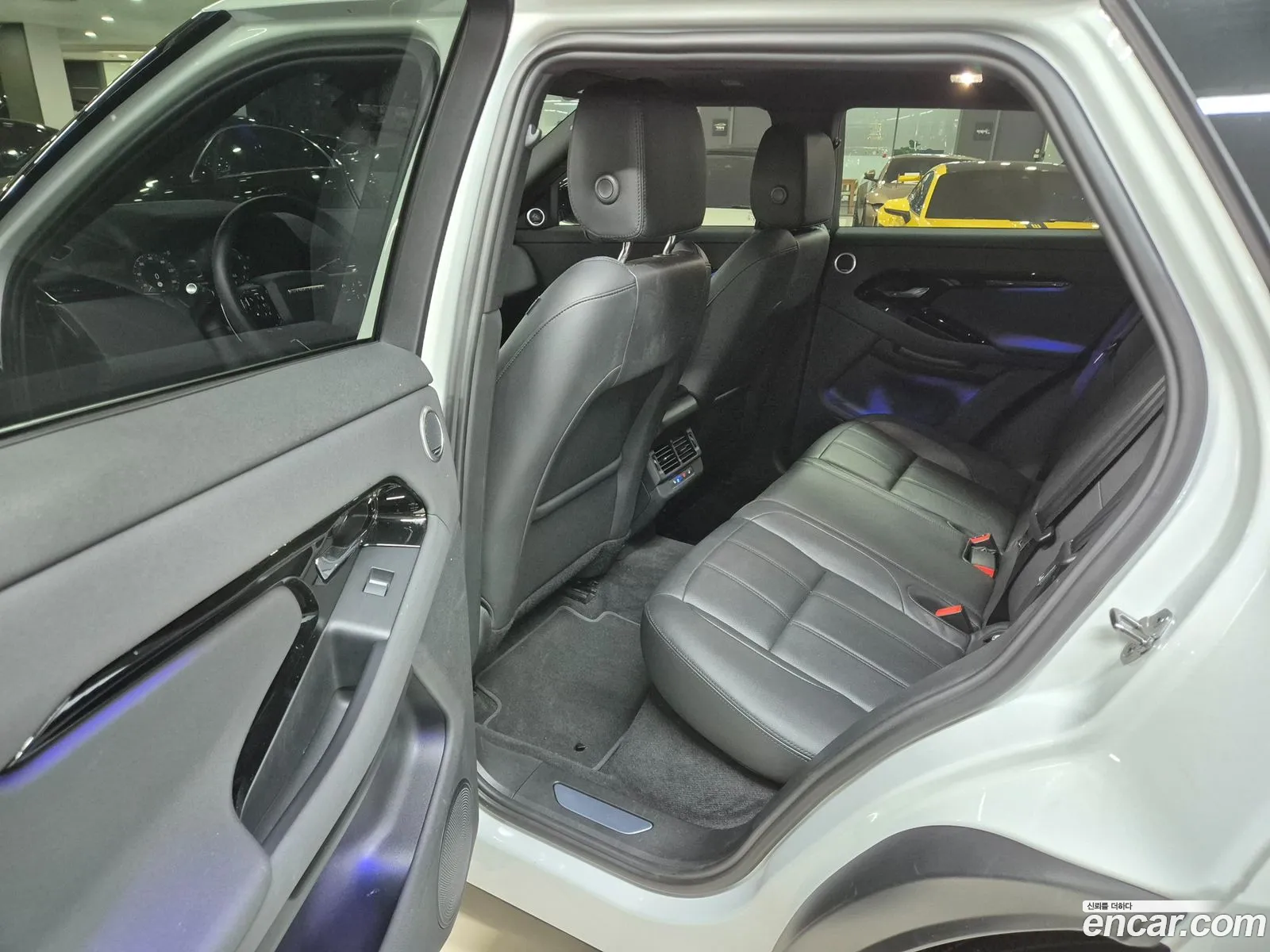 Land Rover Range Rover Evoque 2025 — 18