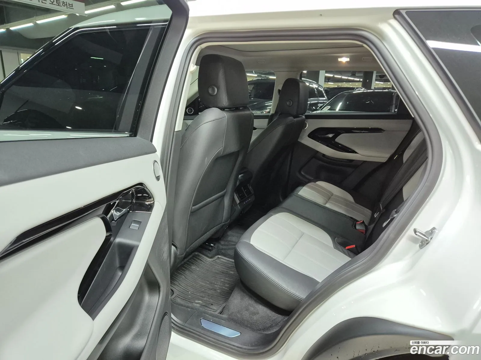 Land Rover Range Rover Evoque 2025 — 11