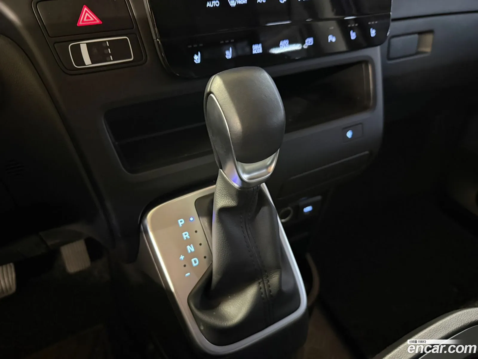 Hyundai Staria 2024 — 17