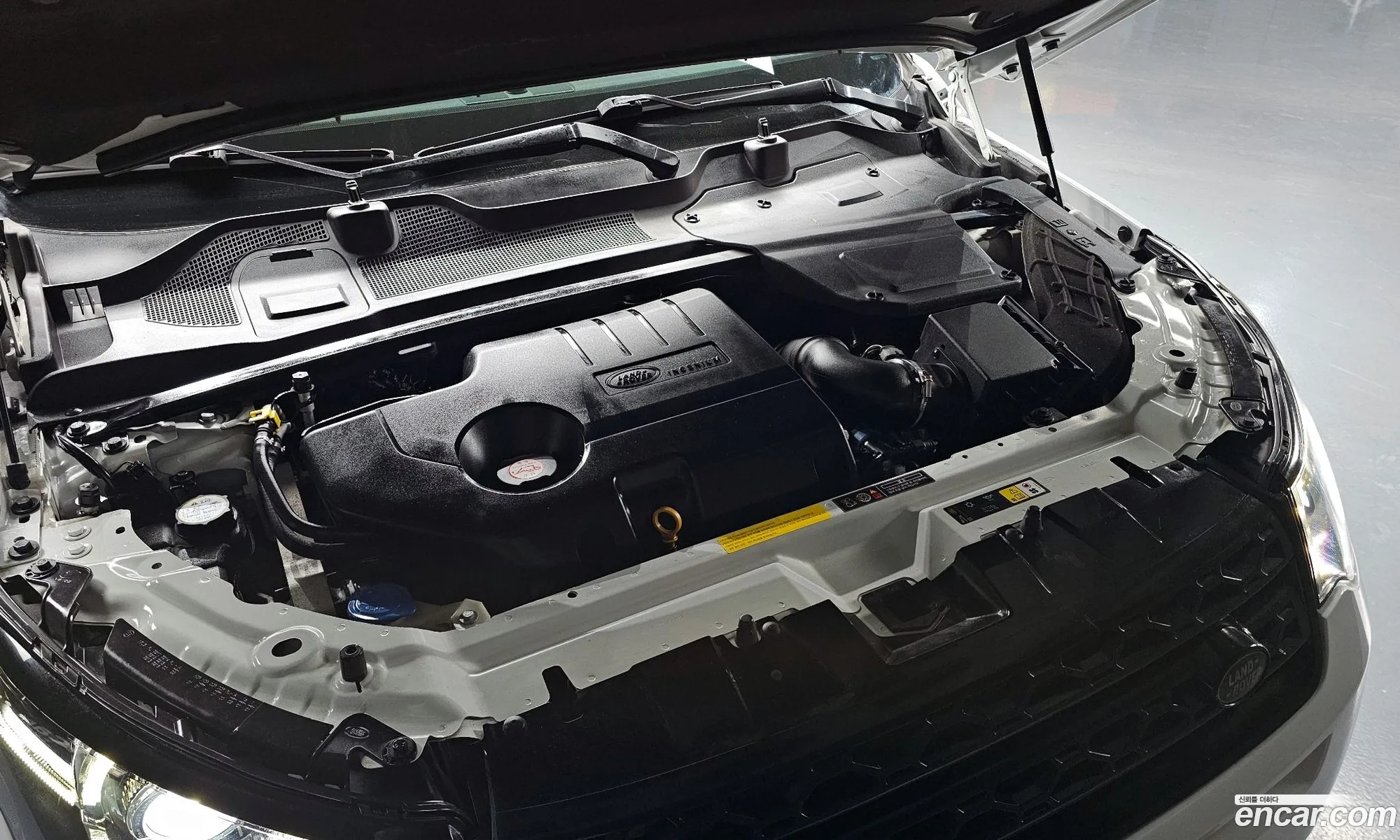 Land Rover Discovery Sport 2018 — 18
