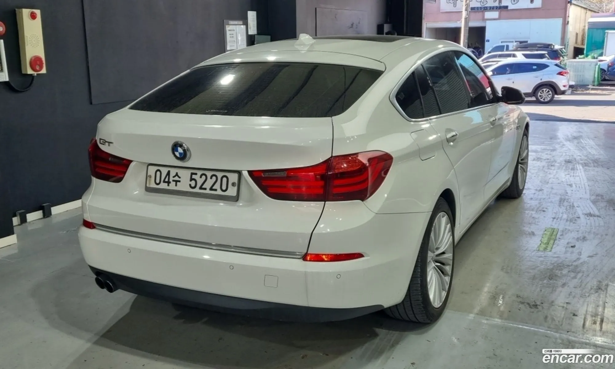 BMW 5 Series GT 2017 — 9