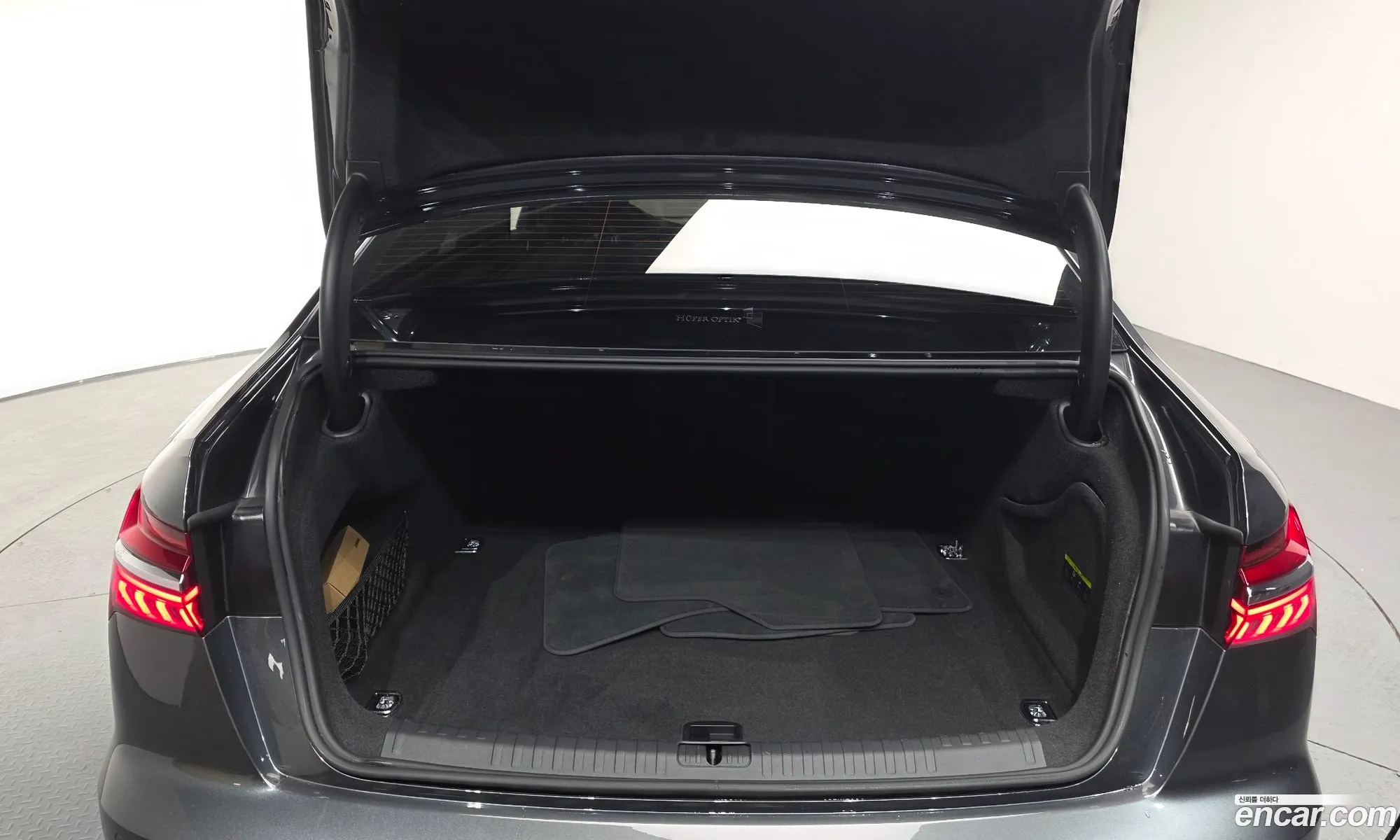 Audi A6 2019 WAUZZZF22LN007708 — 17