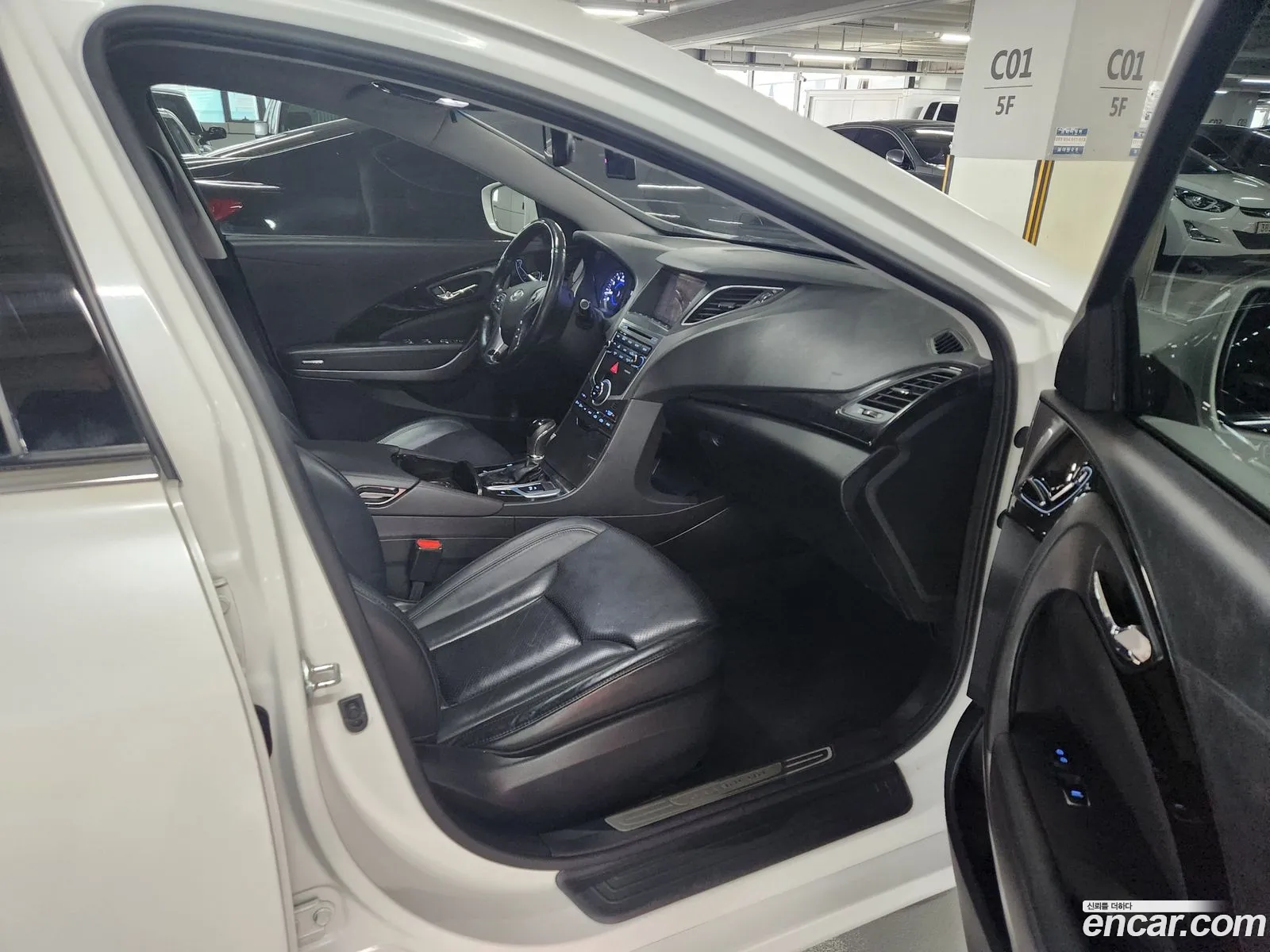 Hyundai Grandeur HG 2015 — 13