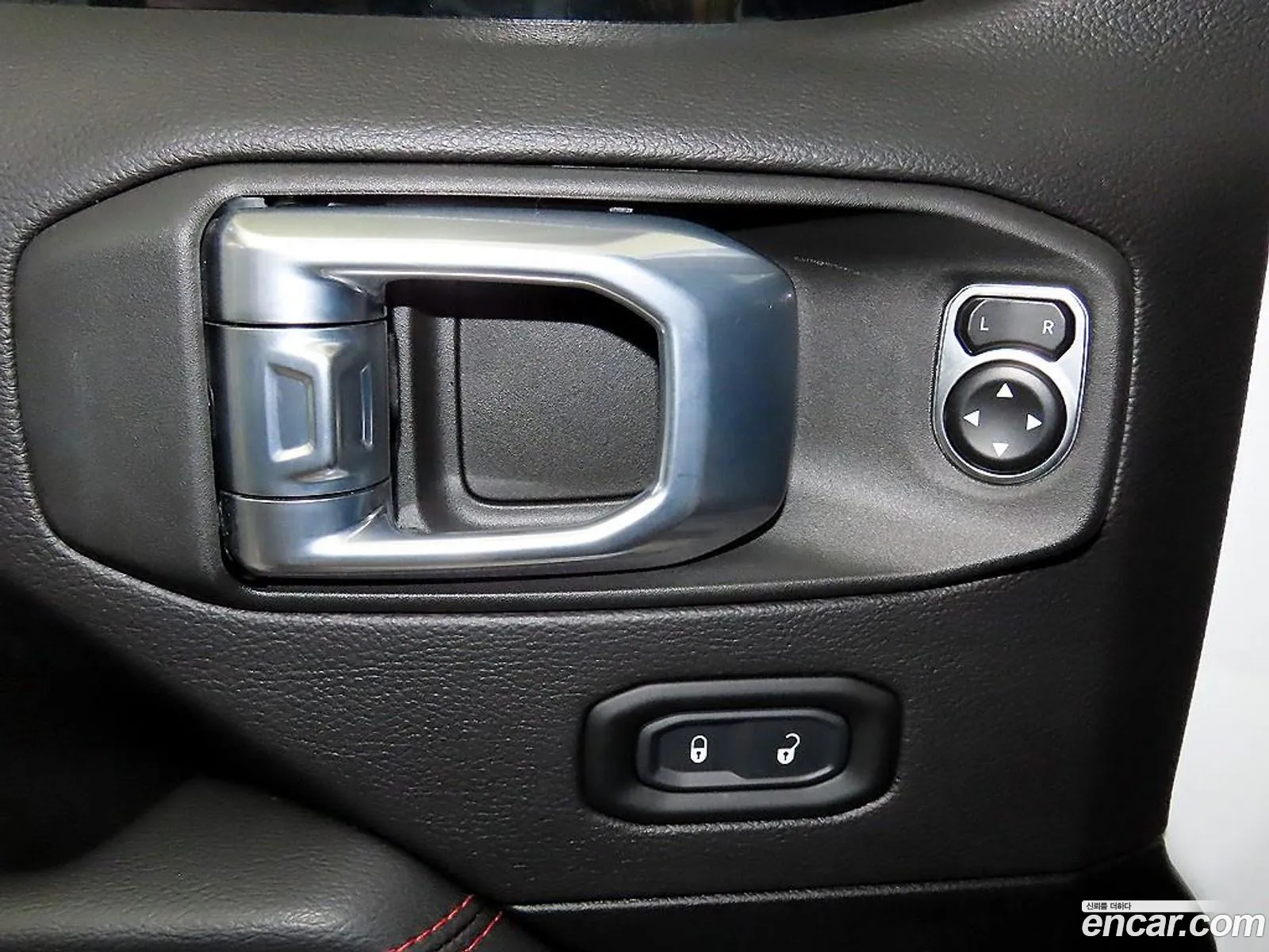 Jeep Wrangler 2021 — 14