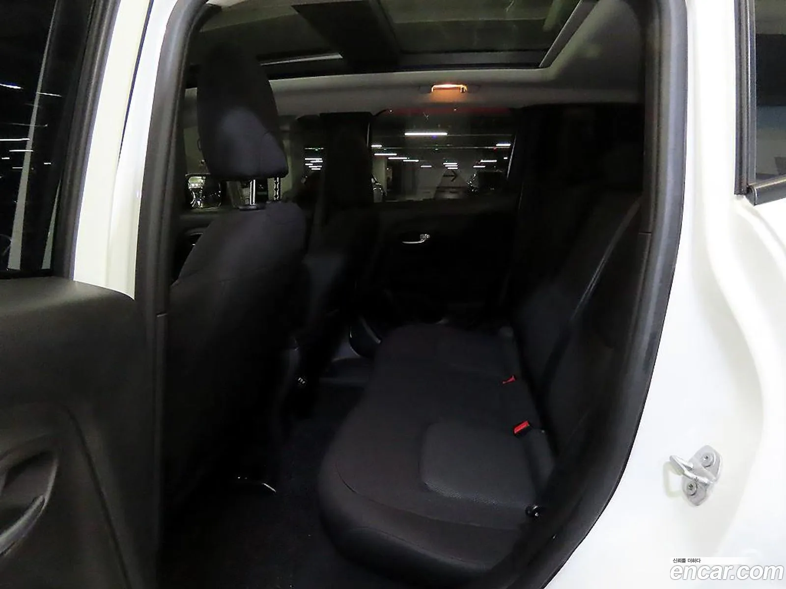 Jeep Renegade 2021 — 14