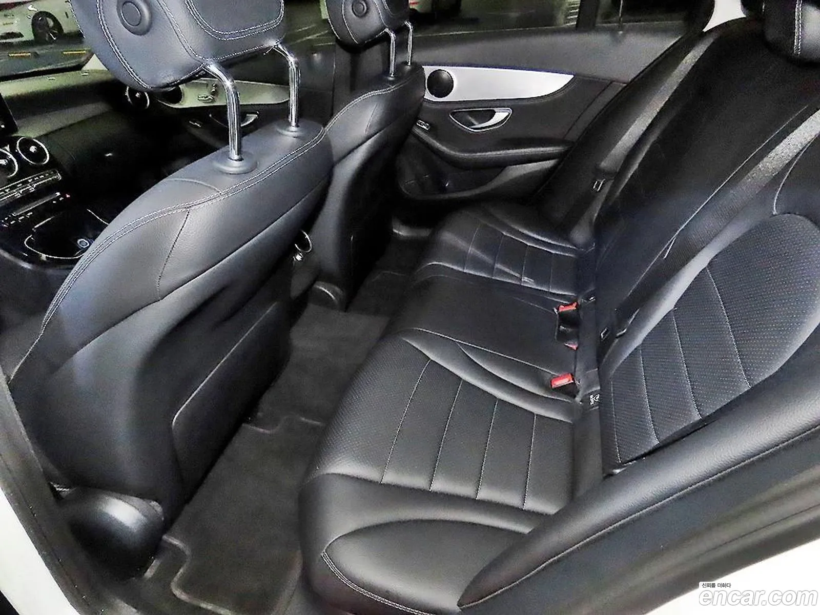 Mercedes-Benz C-Class W205 2015 — 14