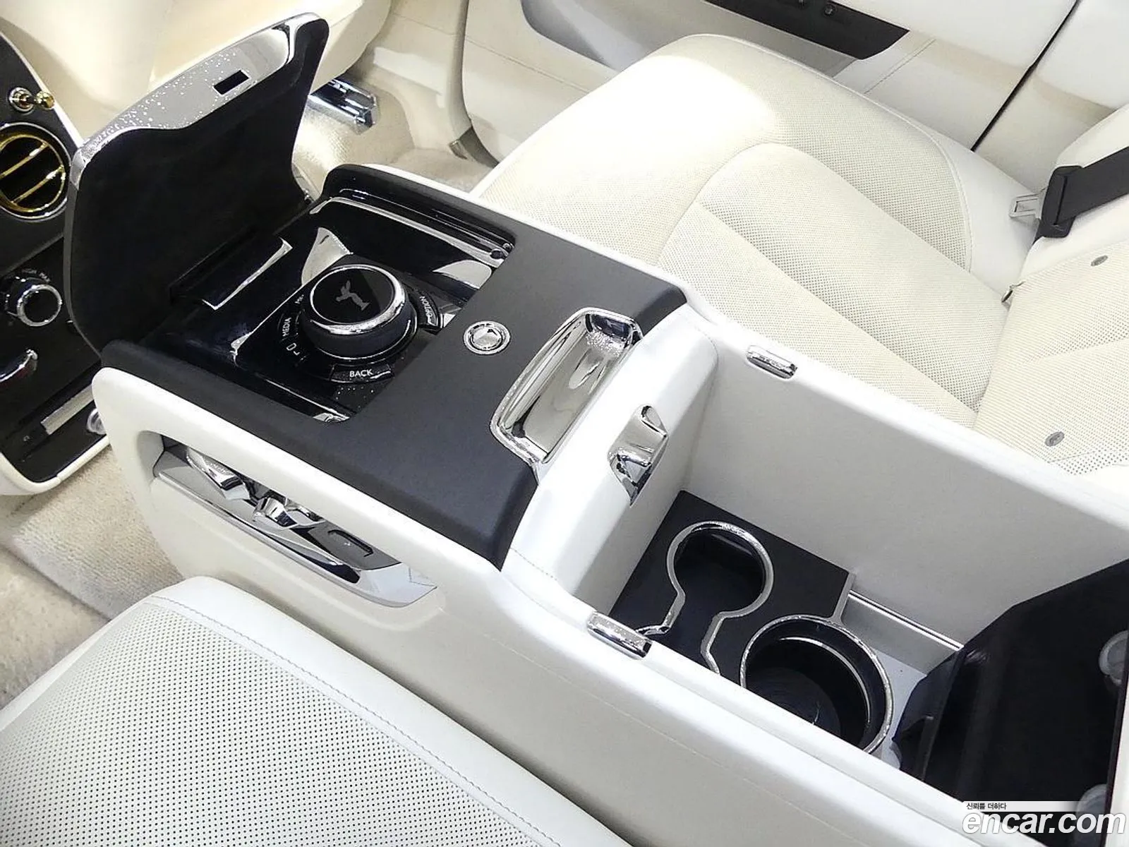 Rolls-Royce Cullinan 2023 — 2