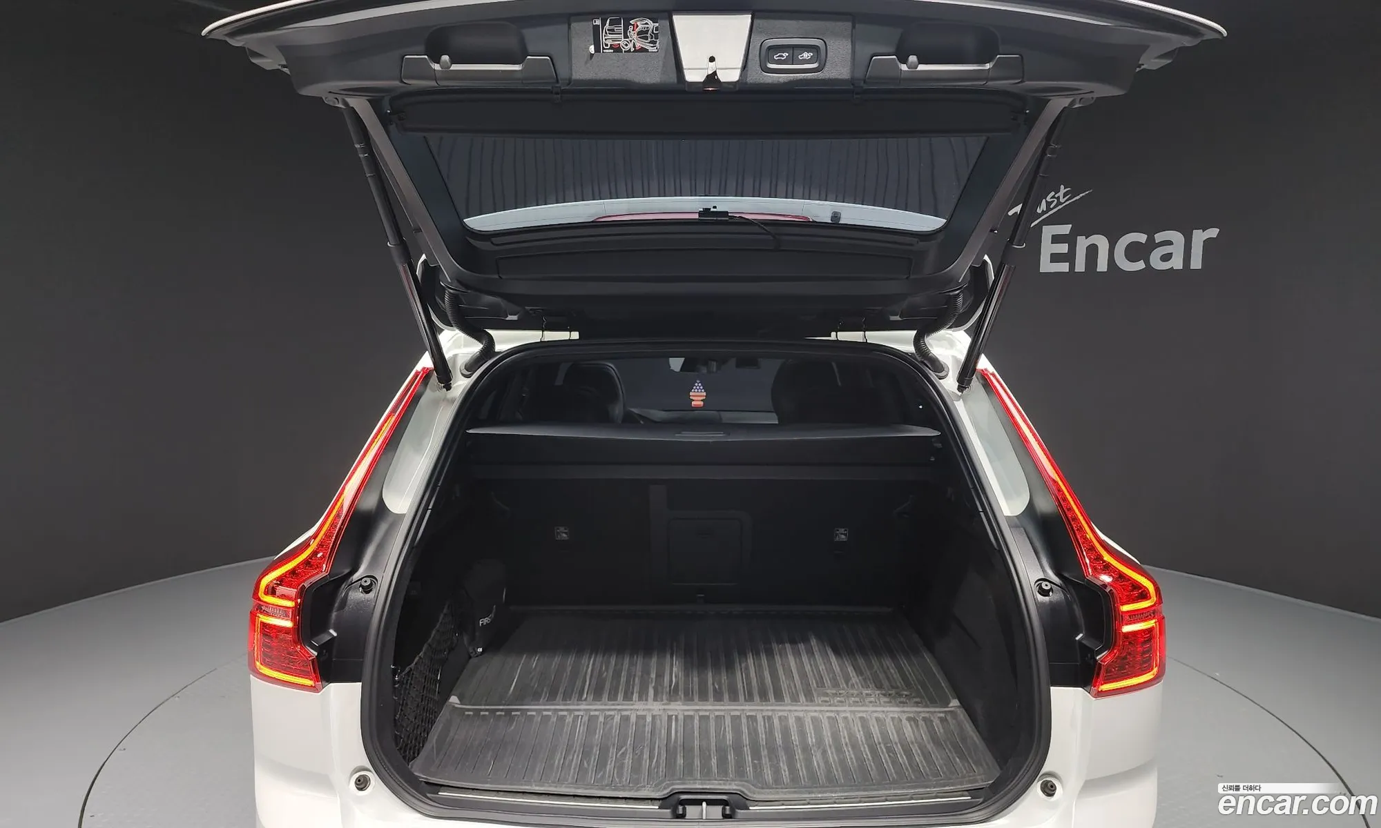 Volvo XC60 2021 — 8