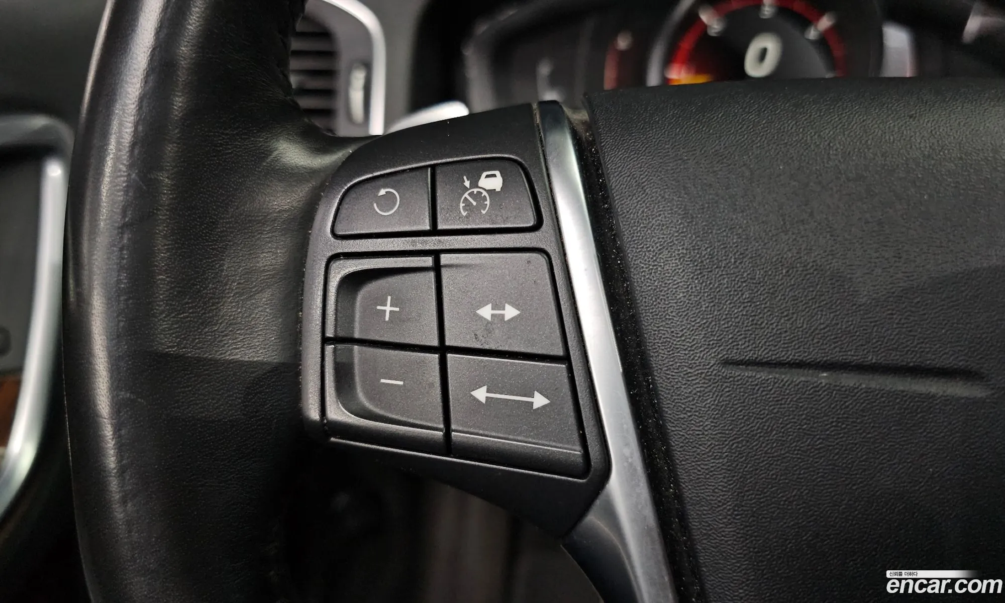 Volvo S60 2017 YV1FSA8BDH2433036 — 4