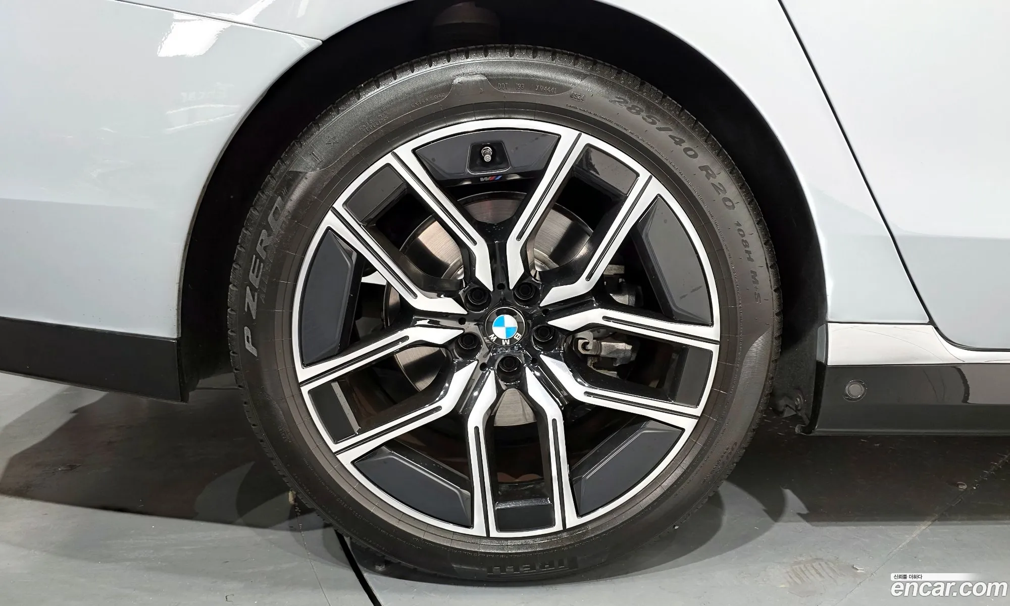 BMW 7 Series 2023 — 11