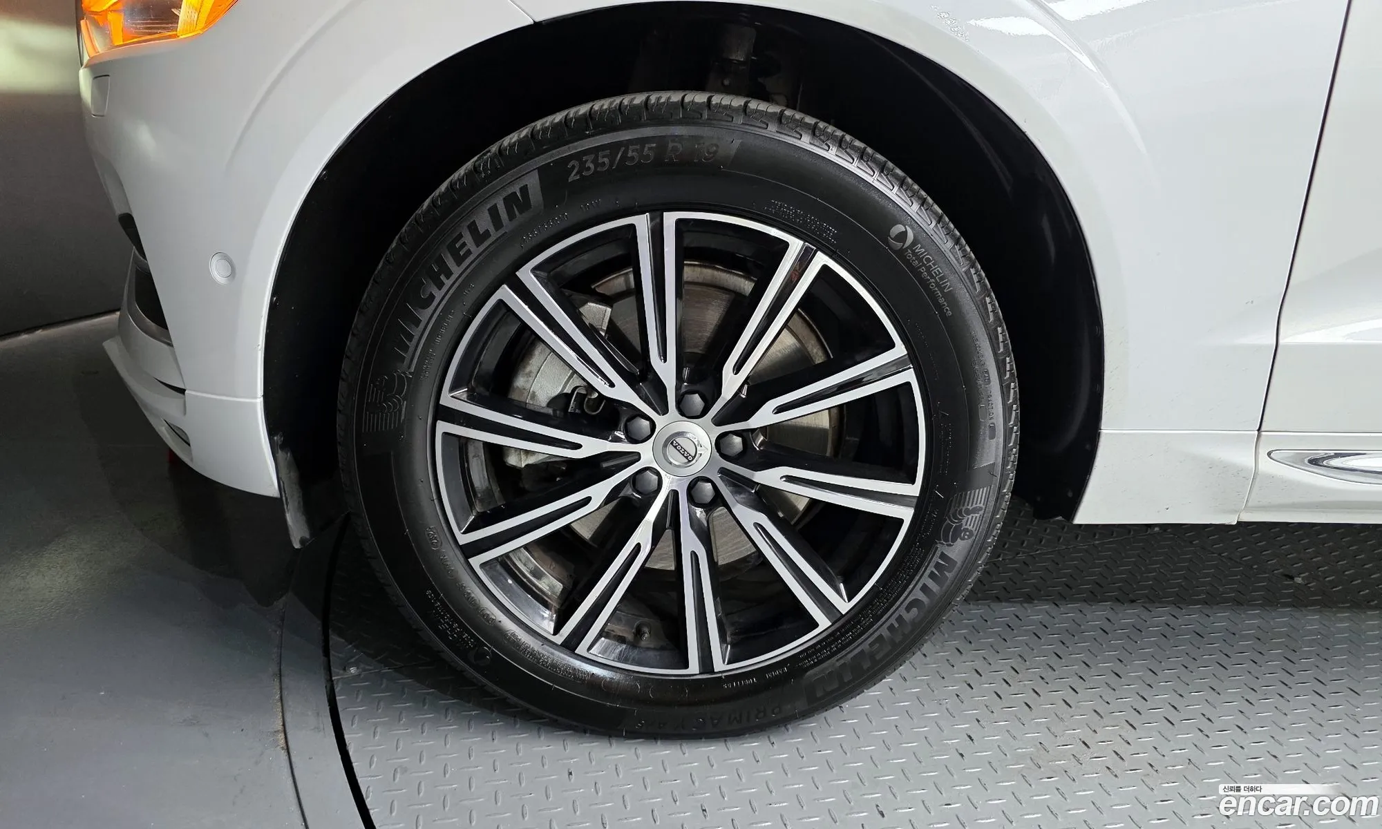 Volvo XC60 2020 YV1UZA22CL1584484 — 3