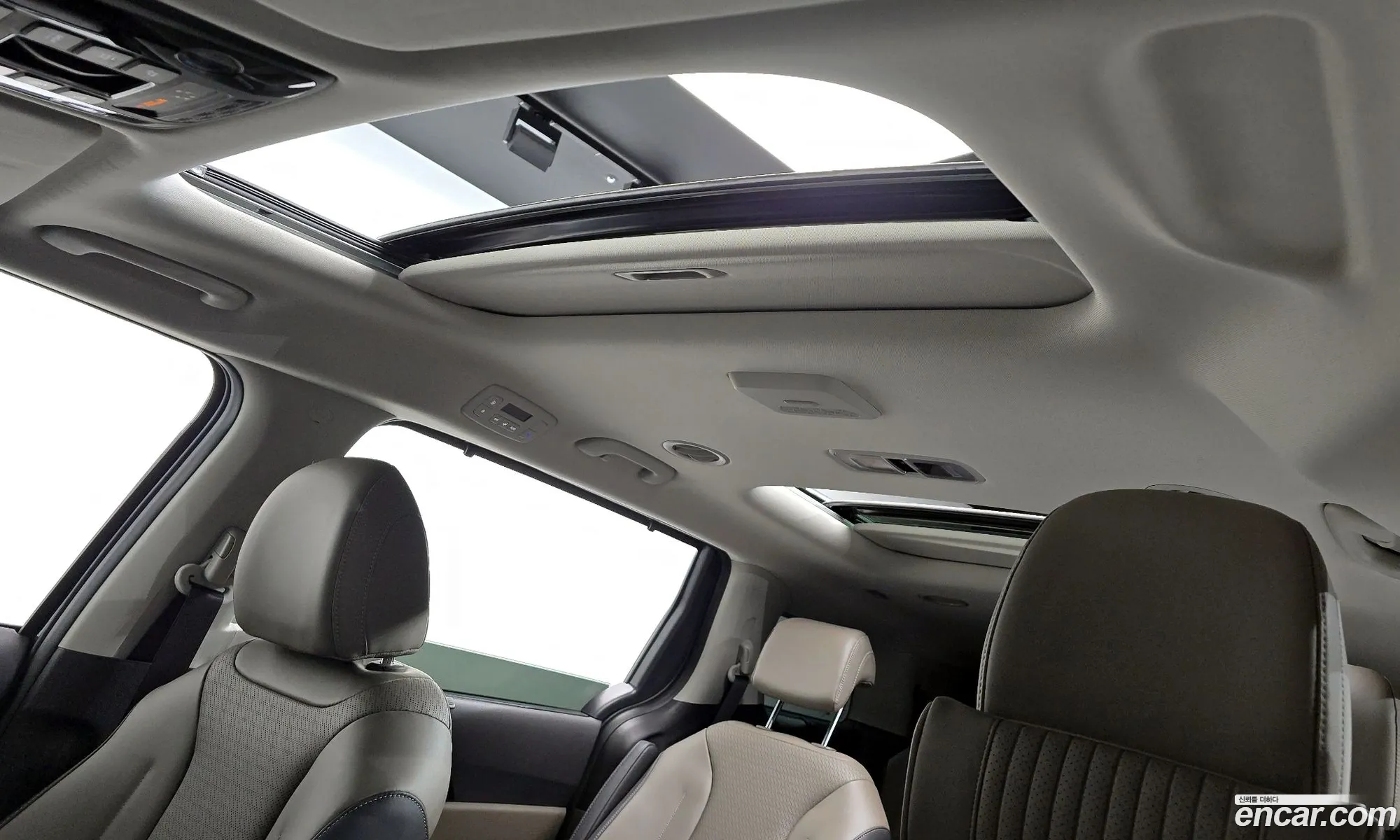 Kia Carnival 2025 — 10