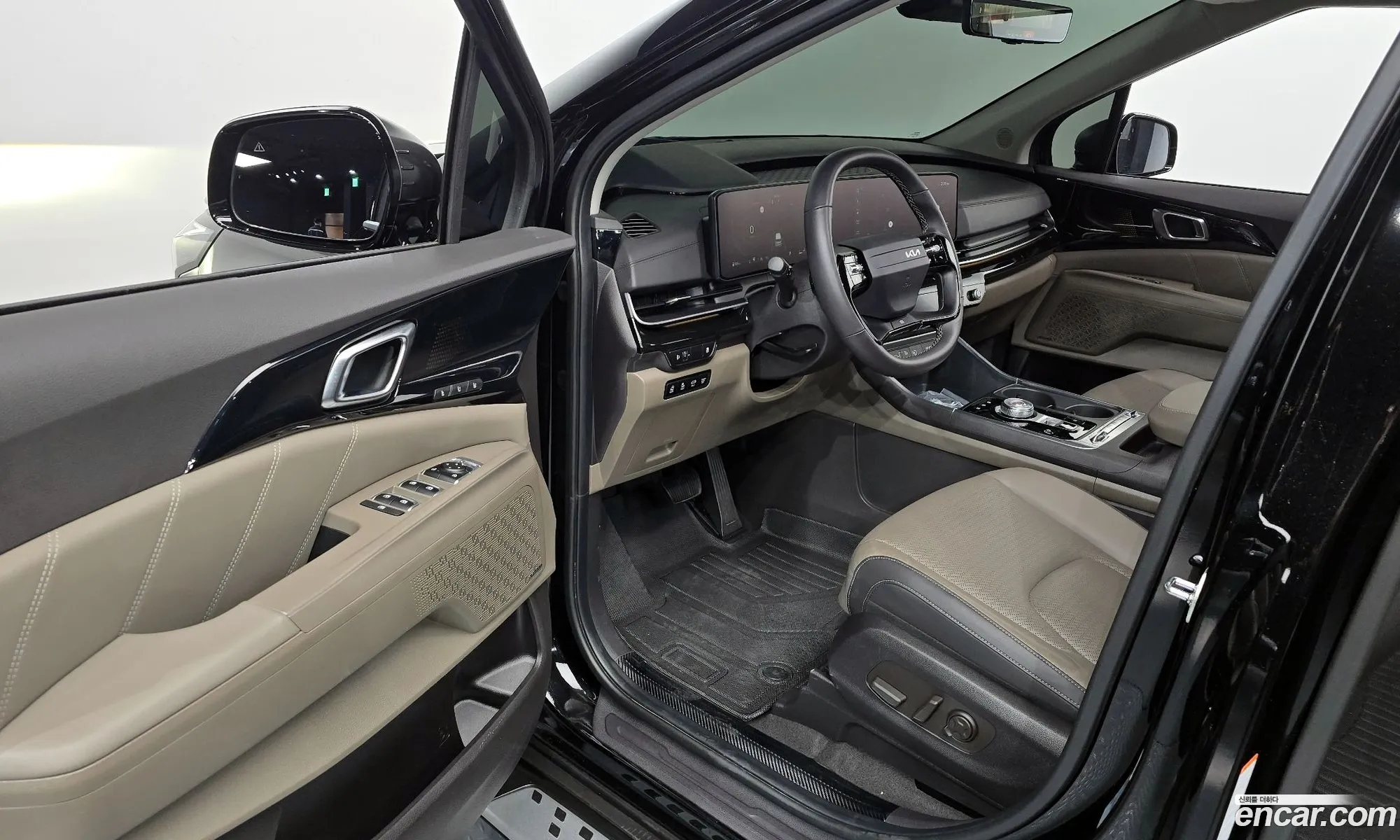 Kia Carnival 2025 — 18