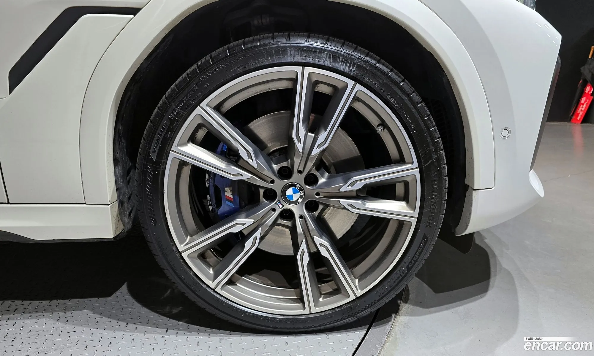 BMW X6 2020 WBACY8100M9D80204 — 9