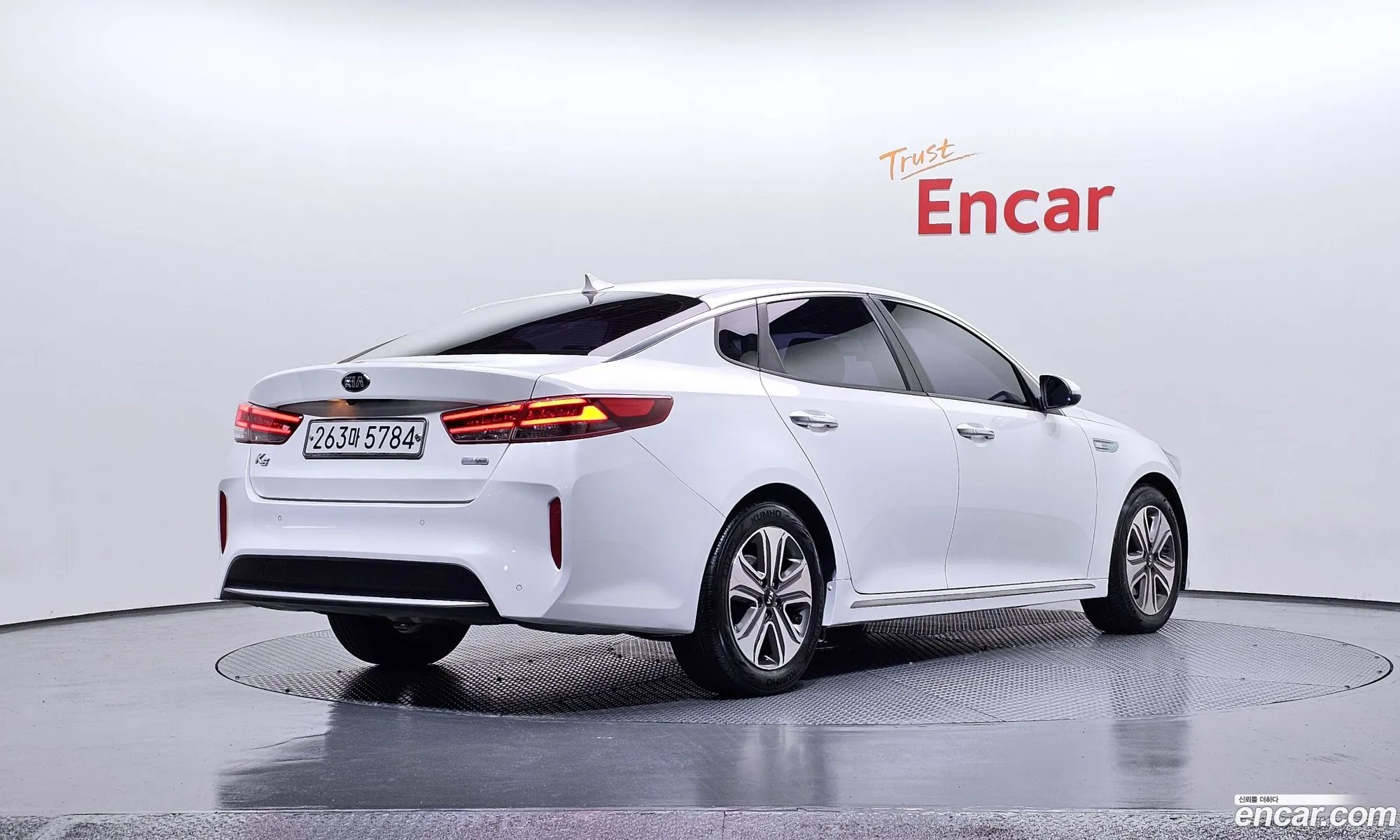 Kia K5 Hybrid 2016 — 9