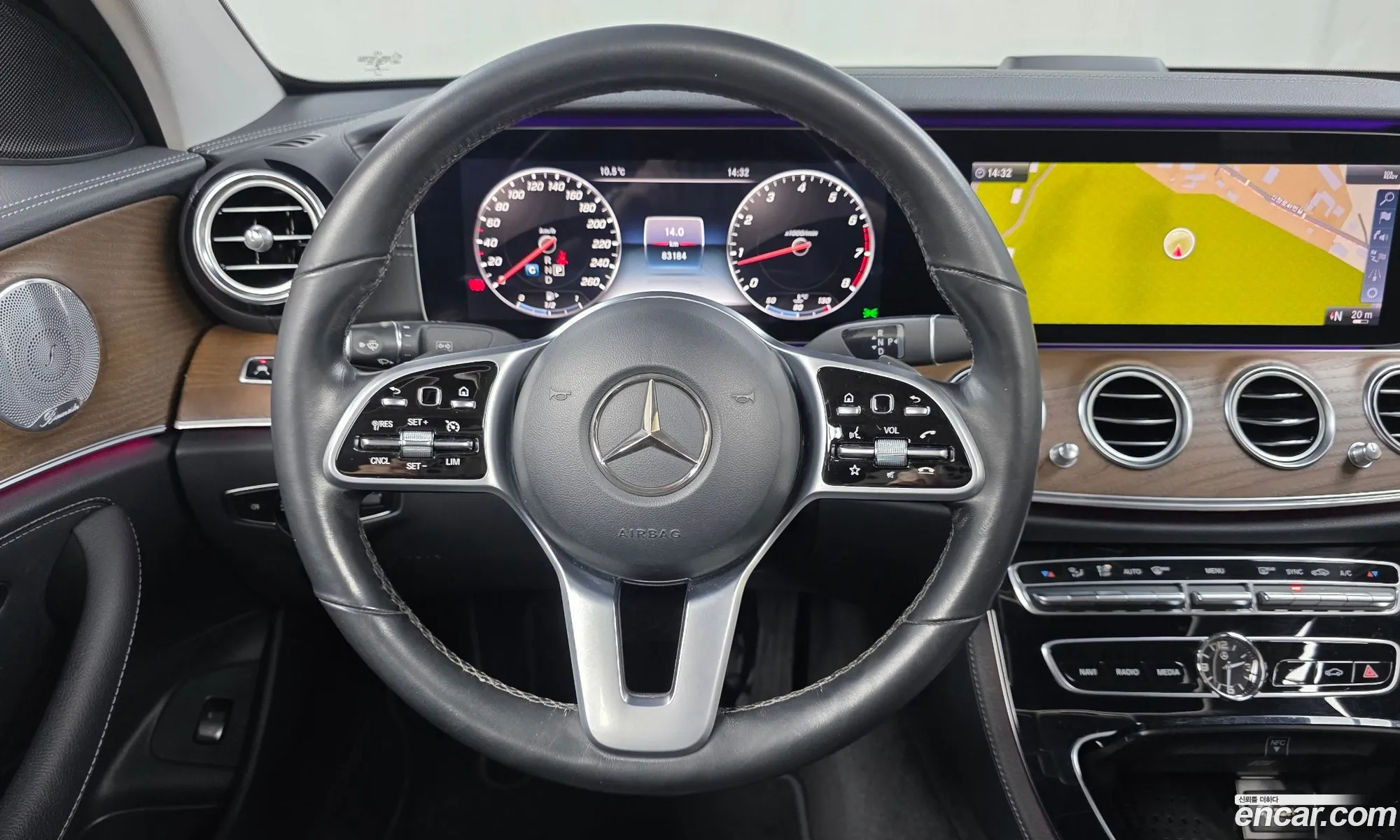 Mercedes-Benz E-Class W213 2018 WDDZF4KB0KA512503 — 10