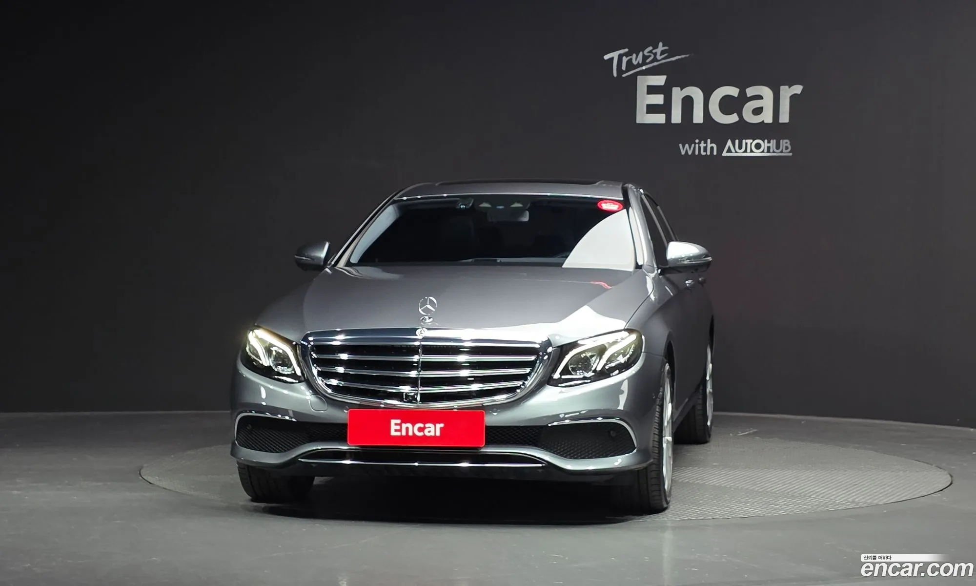 Mercedes-Benz E-Class W213 2018 WDDZF4KB0KA512503 — 16