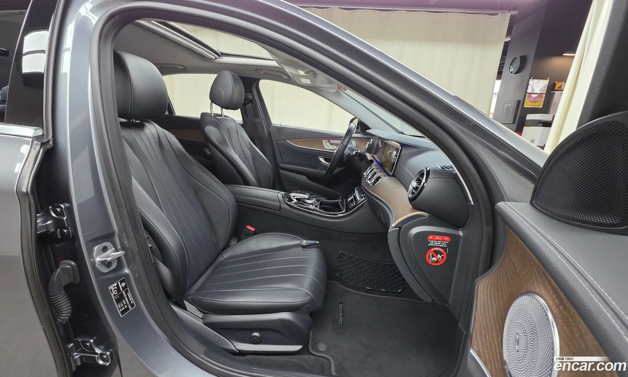 Mercedes-Benz E-Class W213 2018 WDDZF4KB0KA512503 — 12