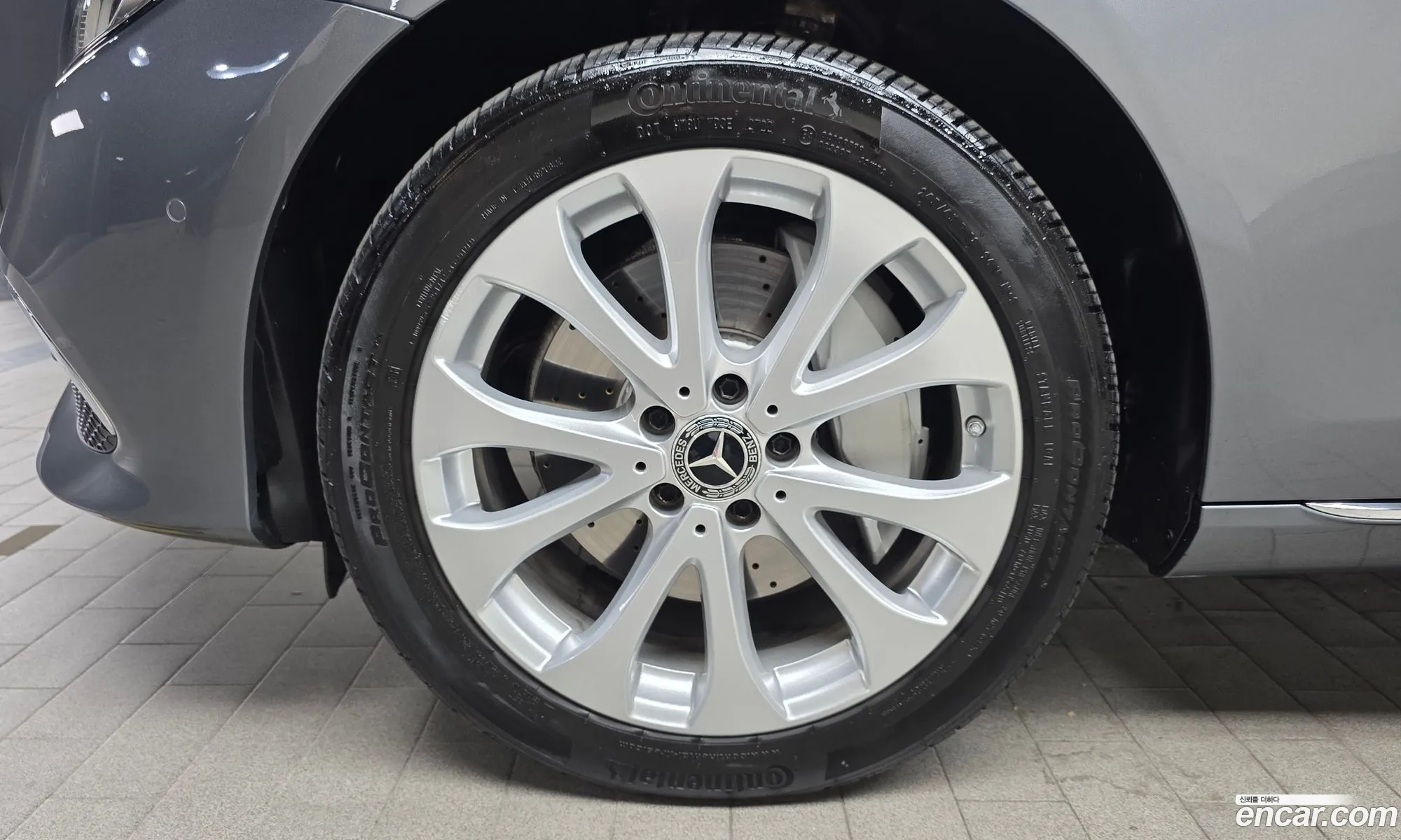 Mercedes-Benz E-Class W213 2018 WDDZF4KB0KA512503 — 11