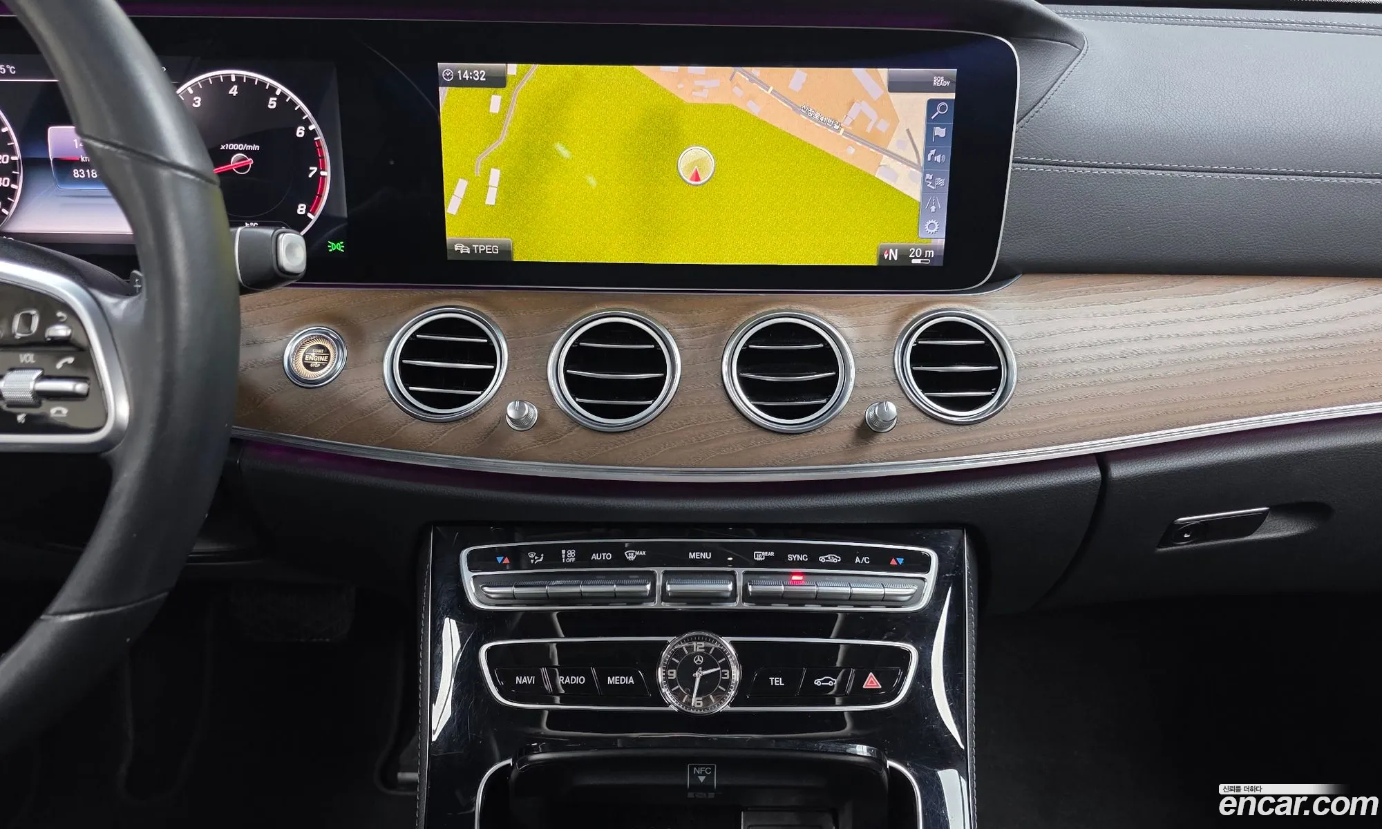 Mercedes-Benz E-Class W213 2018 WDDZF4KB0KA512503 — 9