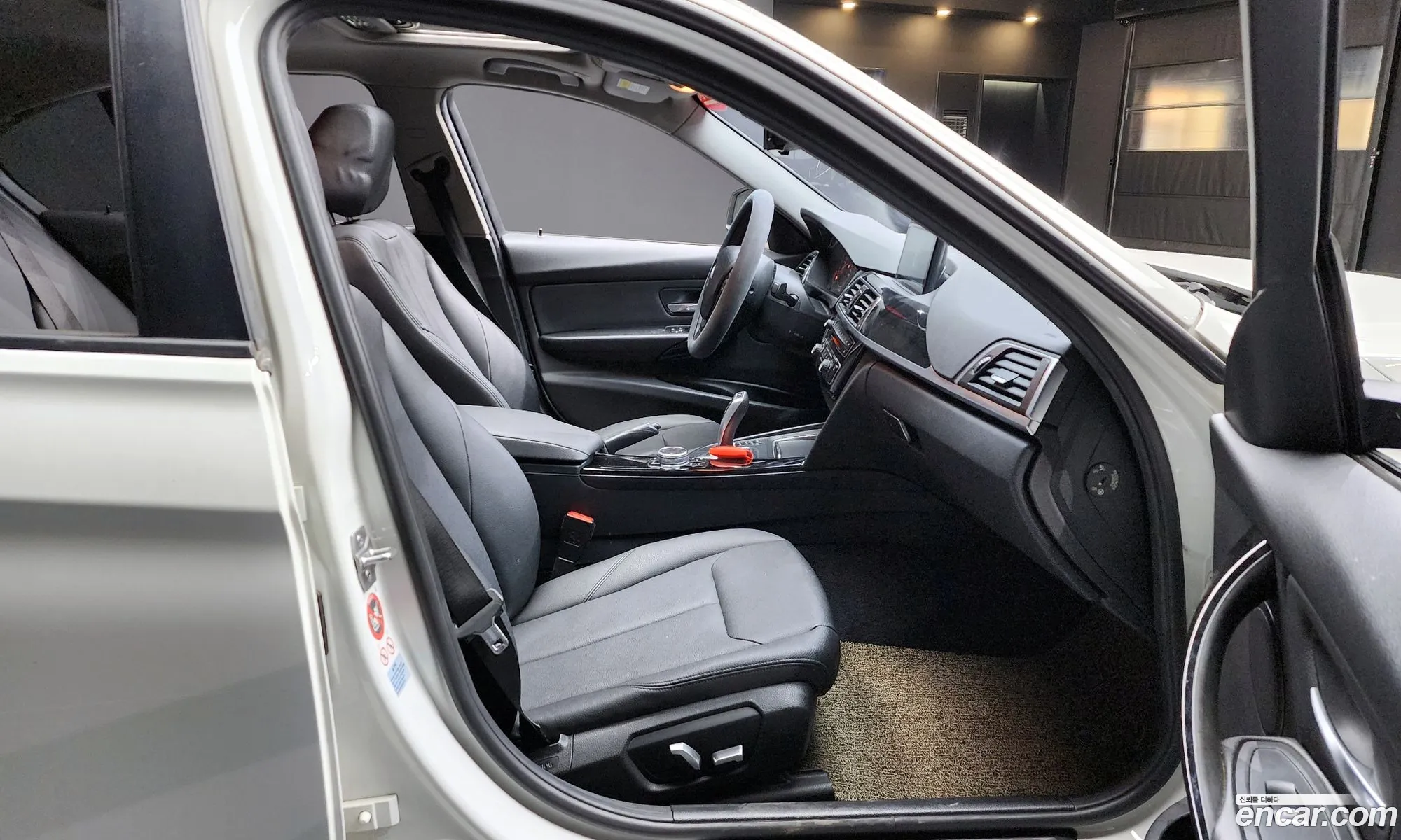 BMW 3 Series 2015 WBA8D1108GK413663 — 17