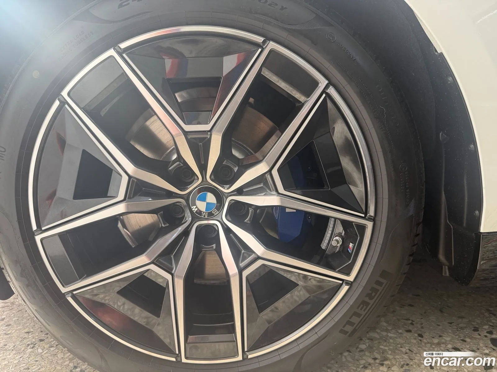 BMW 5 Series 2025 — 19