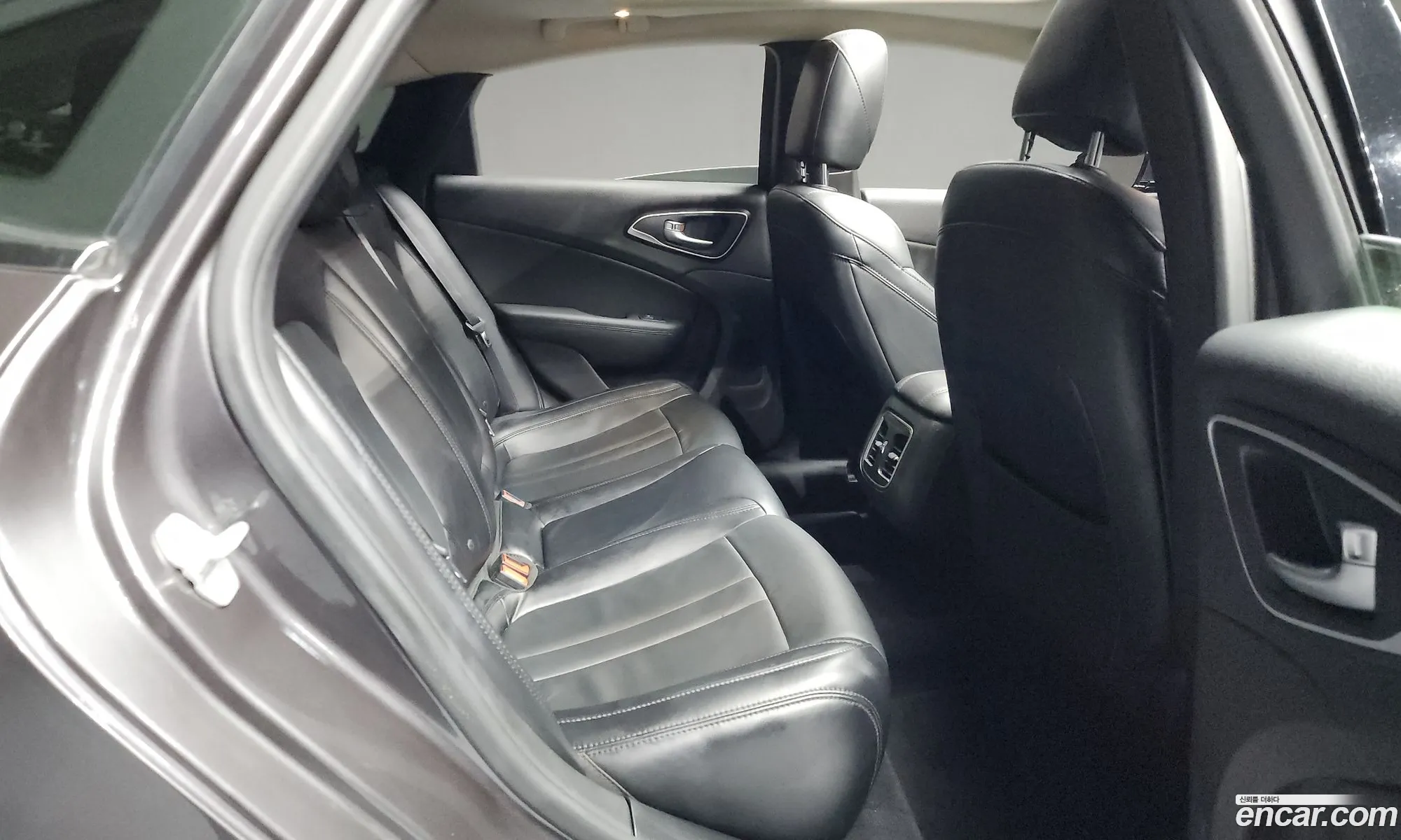 Chrysler 200 2015 1C3CCCCBXFN689239 — 14