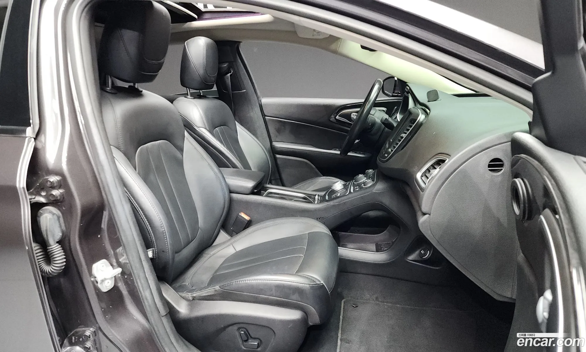 Chrysler 200 2015 1C3CCCCBXFN689239 — 18
