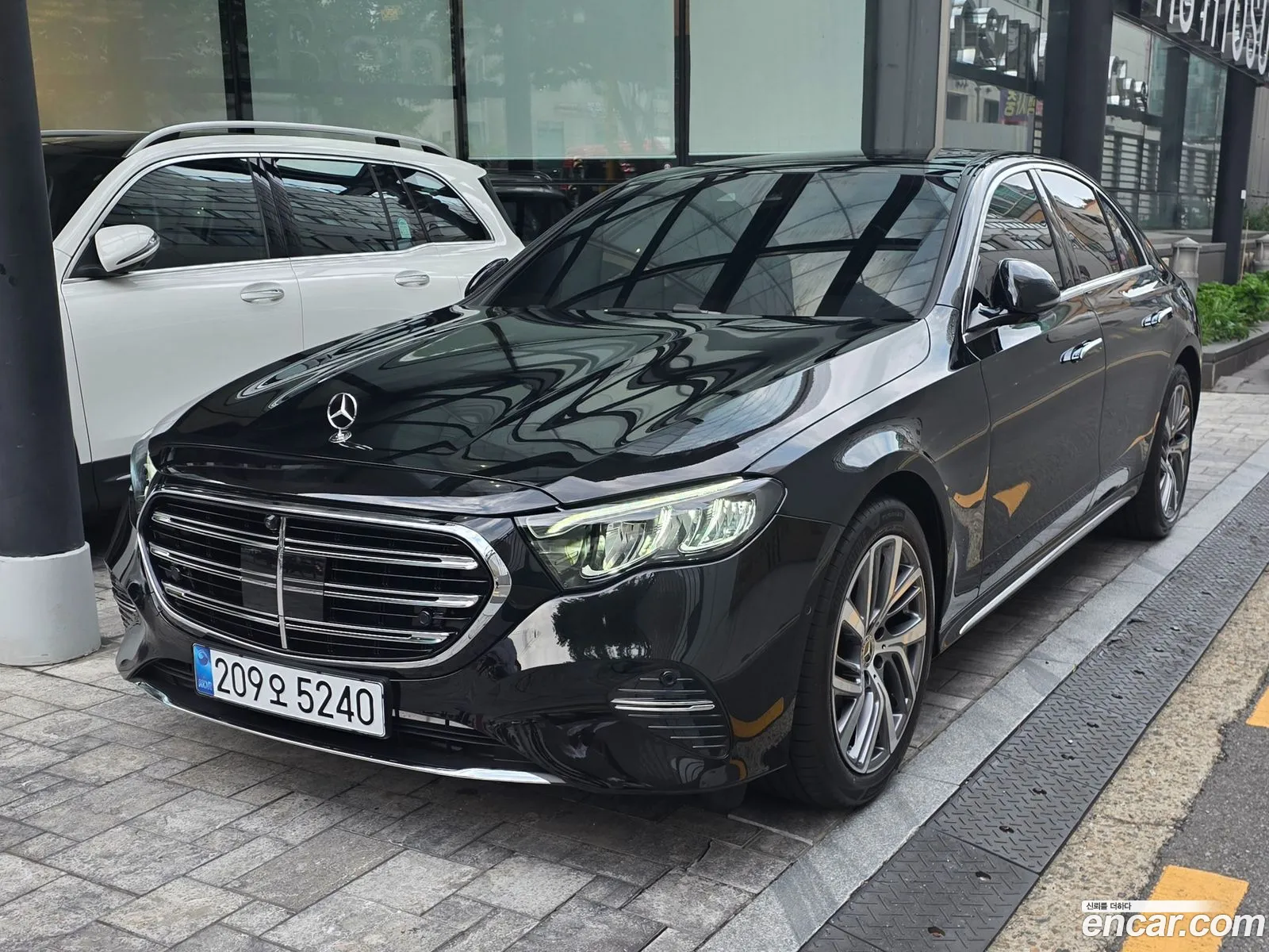 Mercedes-Benz E-Class W214 2025 — 5
