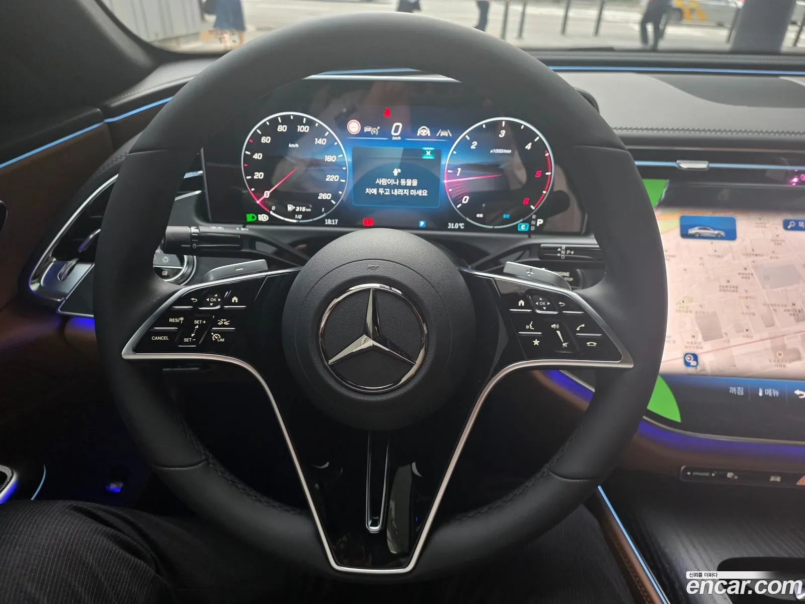 Mercedes-Benz E-Class W214 2025 — 12