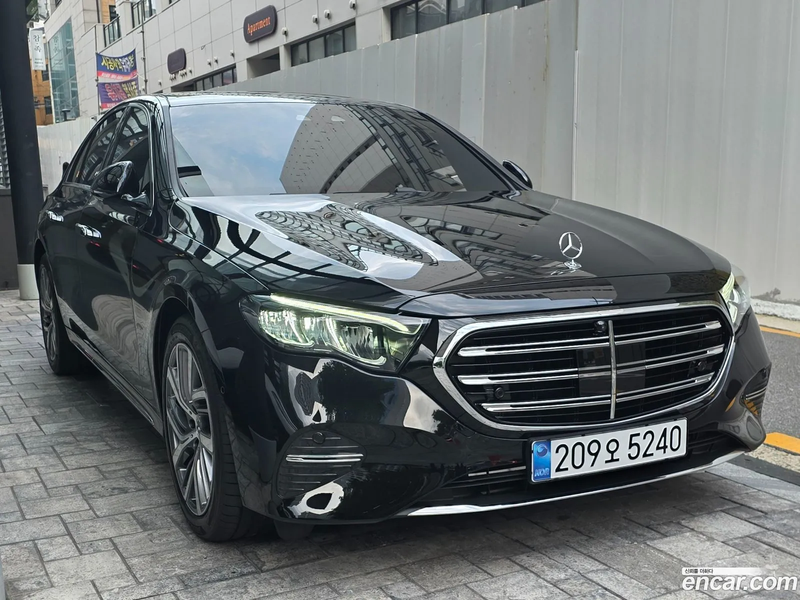 Mercedes-Benz E-Class W214 2025 — 7
