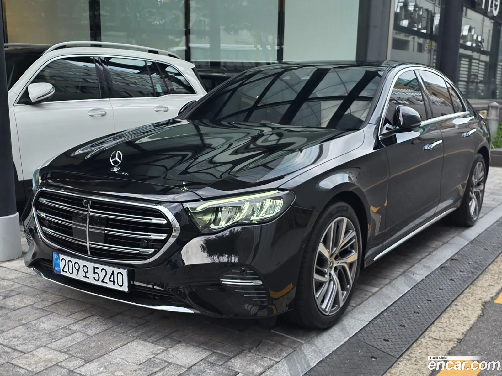 Mercedes-Benz E-Class W214 2025 — 10